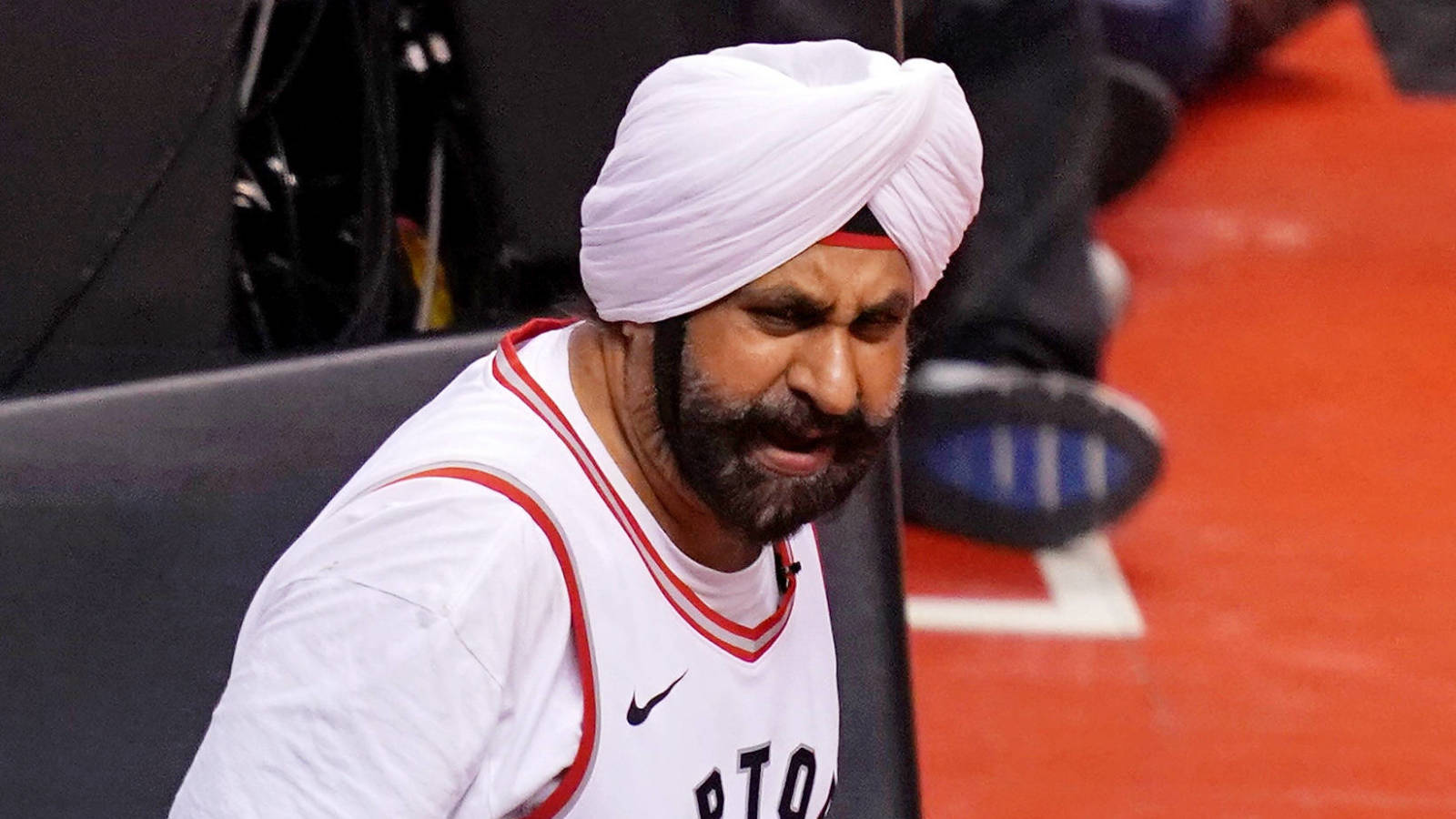 nav bhatia kawhi