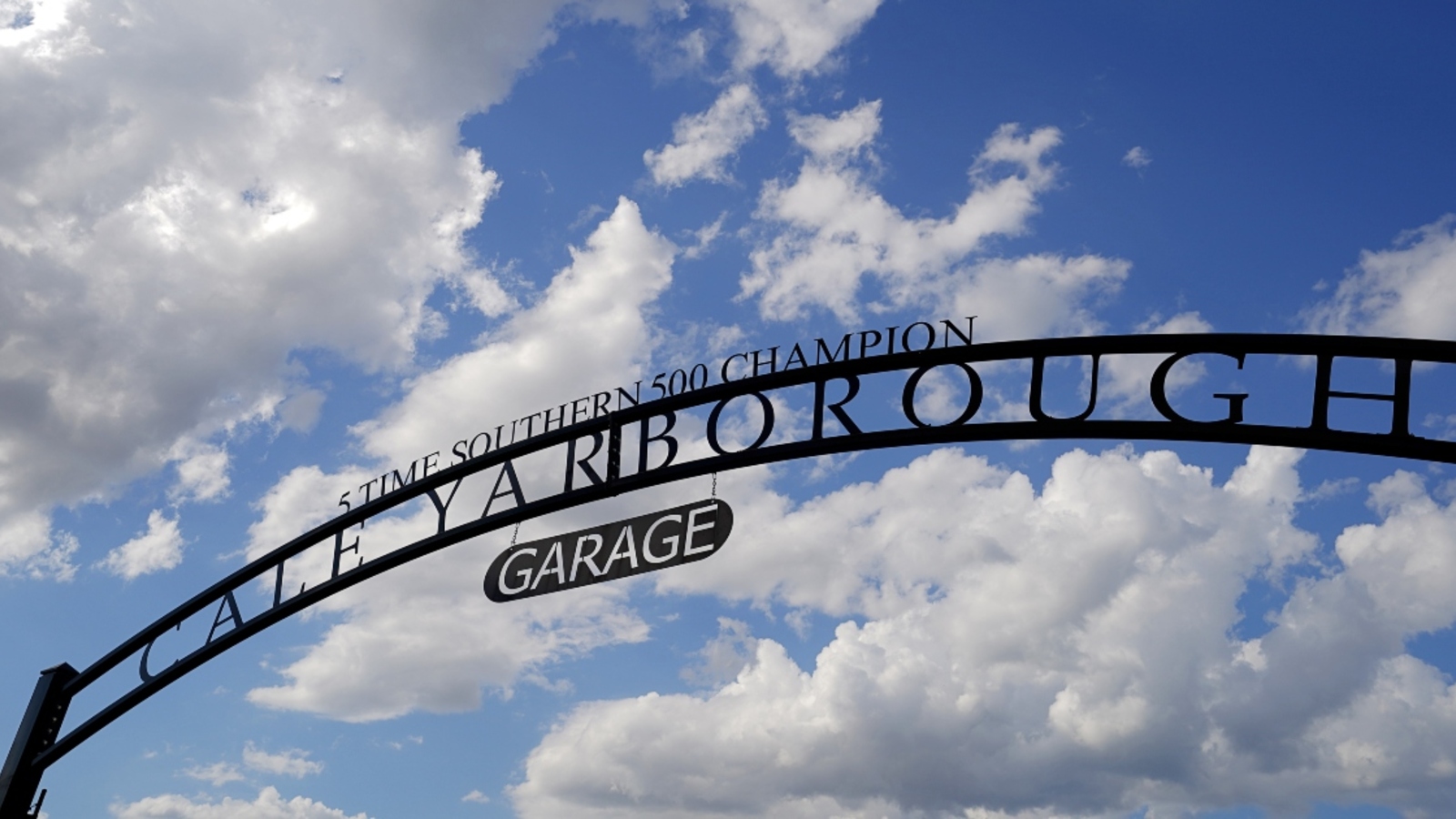 Dale Jarrett paces Darlington field in Cale Yarborough’s 1978 Southern 500-winning car