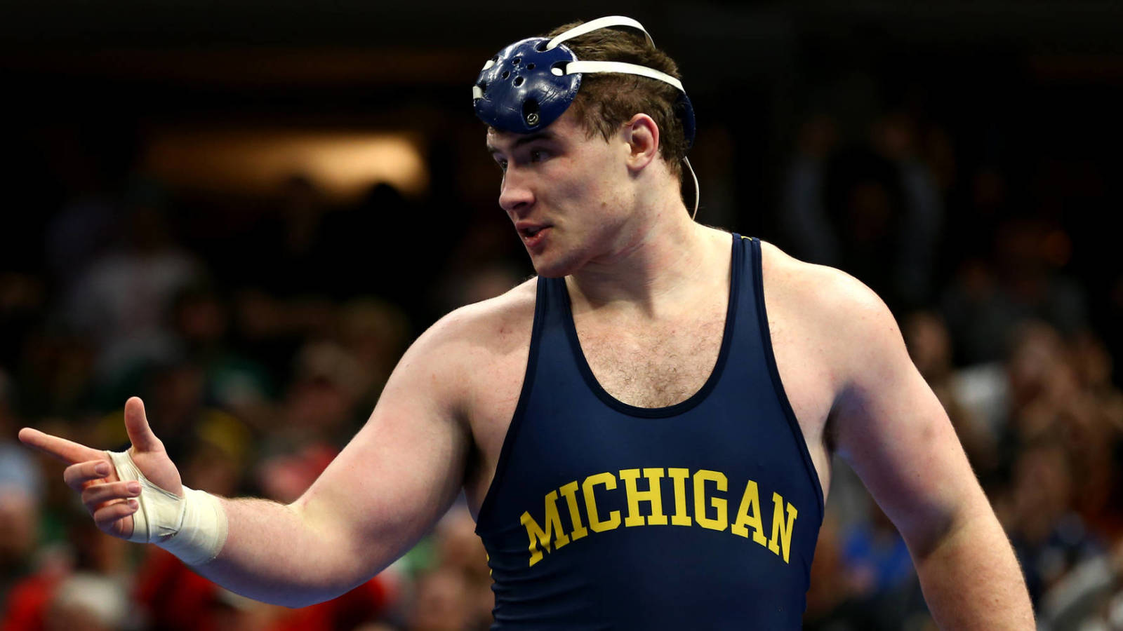 Titans sign All-American wrestler Adam Coon as offensive lineman - NewsOpener Titans sign All-American wrestler Adam Coon as offensive lineman