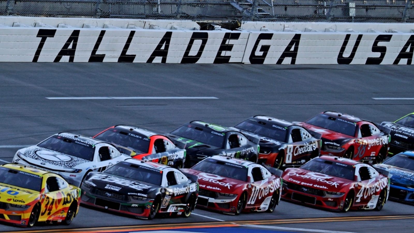 http://www.yardbarker.com/media/4/f/4fb544a6c5e36c9d26e1d92d089e0c8e9438b59b/thumb_16x9/Talladega.jpg