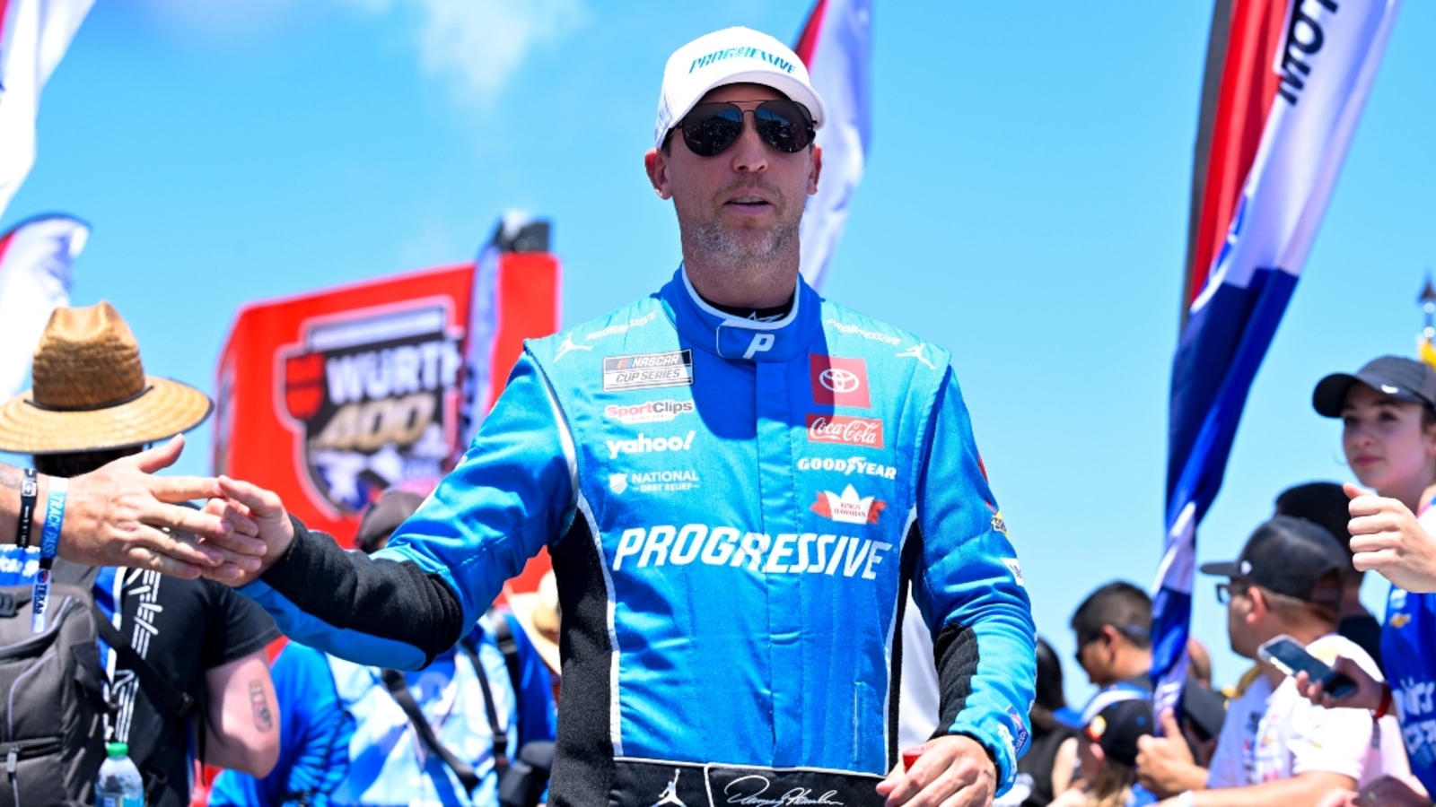 http://www.yardbarker.com/media/5/0/503566890979387c26cf1349cfb5334c17e2ee27/thumb_16x9/denny-hamlin-nascar-texas.jpg