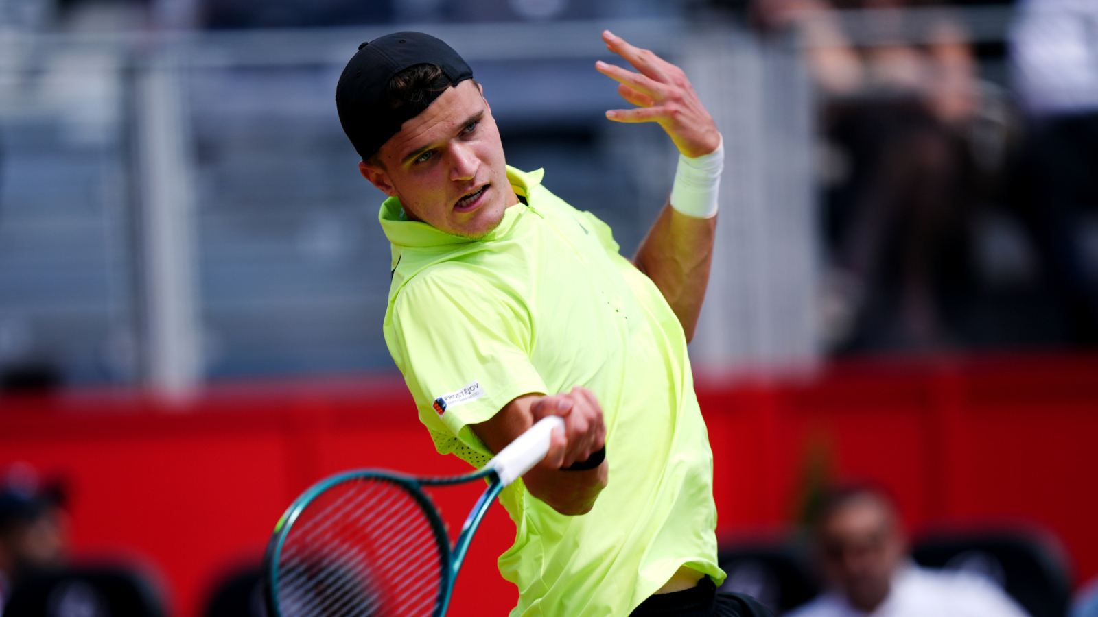 Jakub Mensik Narrowly Avoids Default After Sending his Racket into the Crowd at Queen’s Club