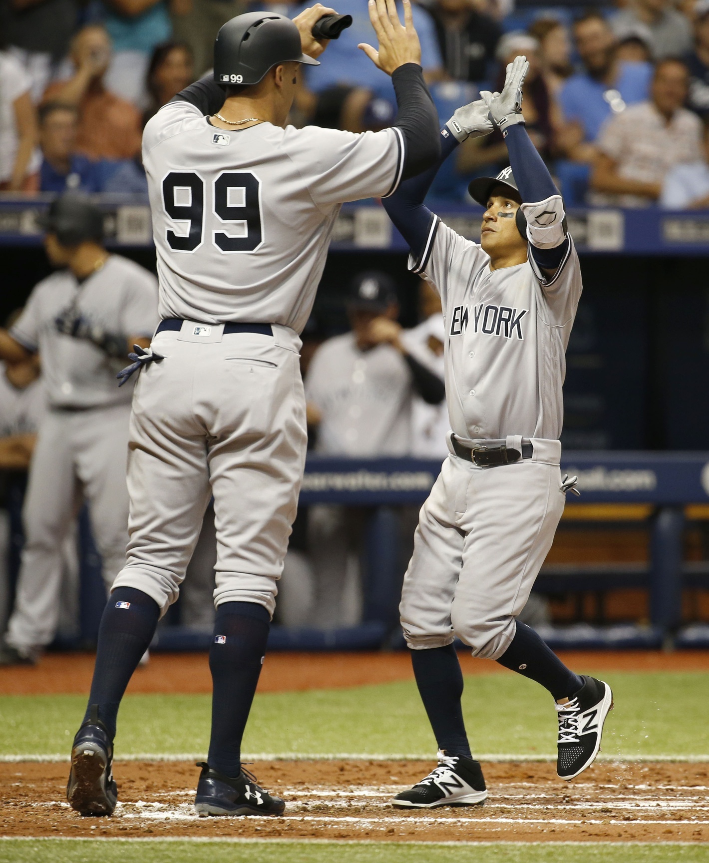 aaron judge funny the aaron judge is a mountain of a man quiz yardbarker aaron judge funny the aaron judge is a mountain of a man quiz yardbarker