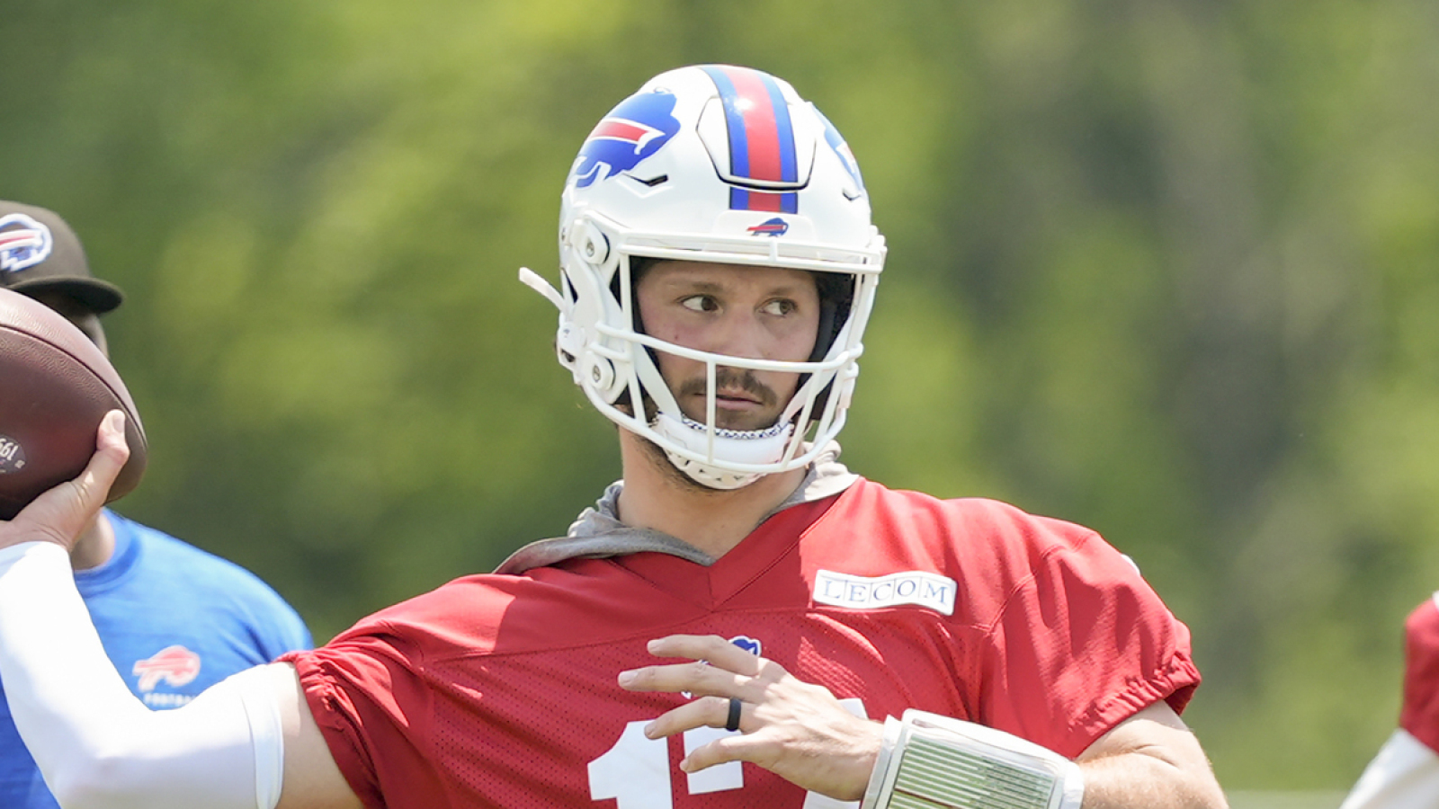 How does Josh Allen surpass Patrick Mahomes as league's No. 1 QB?