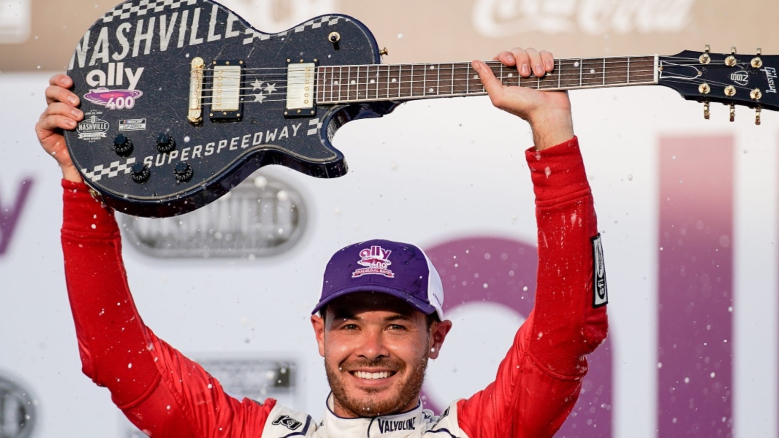 Kyle Larson picks Clint Bowyer to win Truck Series race at Nashville