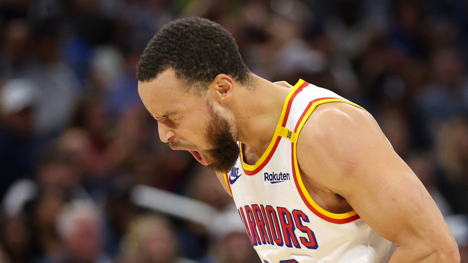 Watch: Stephen Curry drains ridiculous three-quarter court buzzer-beater