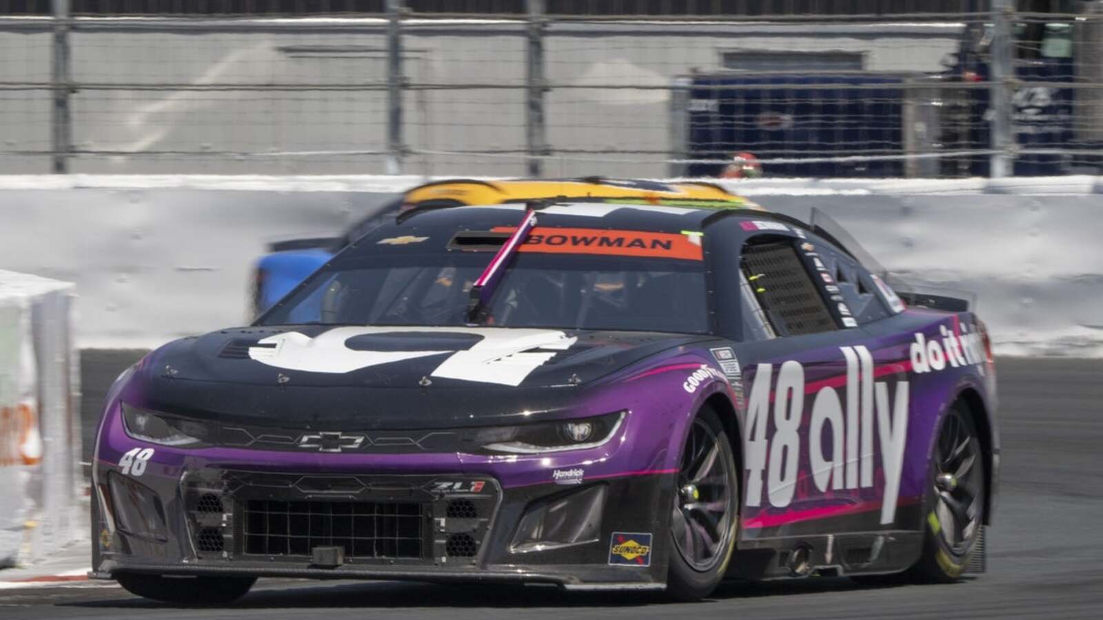 Big changes for Alex Bowman’s pit crew ahead of Bristol playoff race