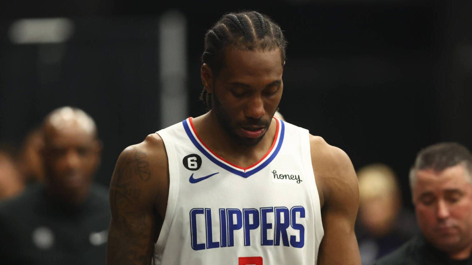 Clippers HC defends Kawhi Leonard amid latest injury