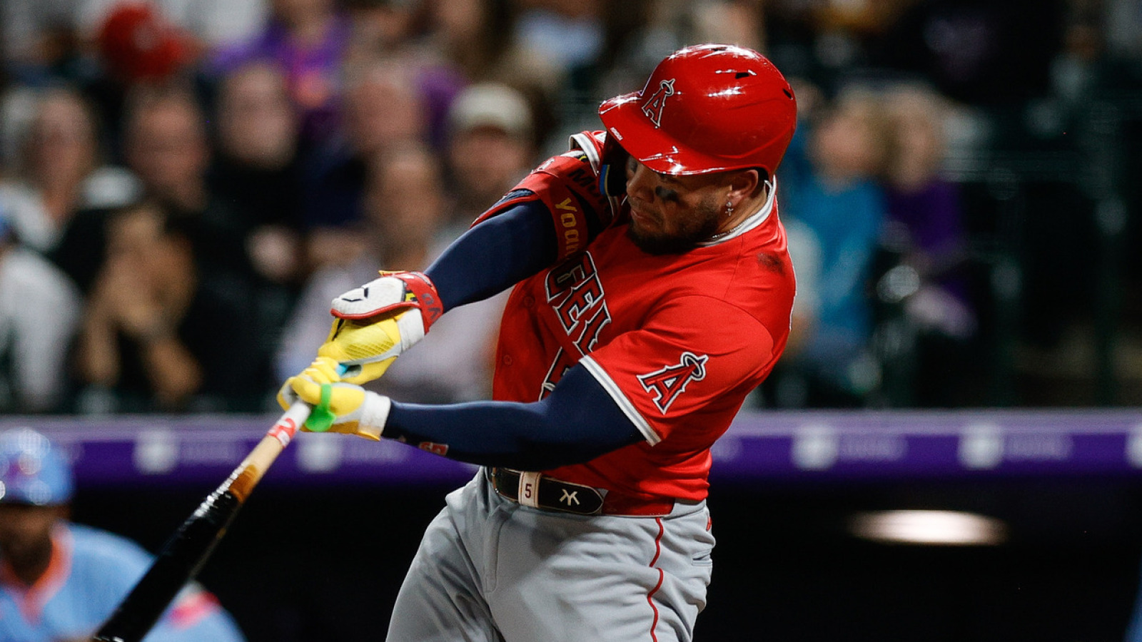 Angels to re-sign Yoan Moncada