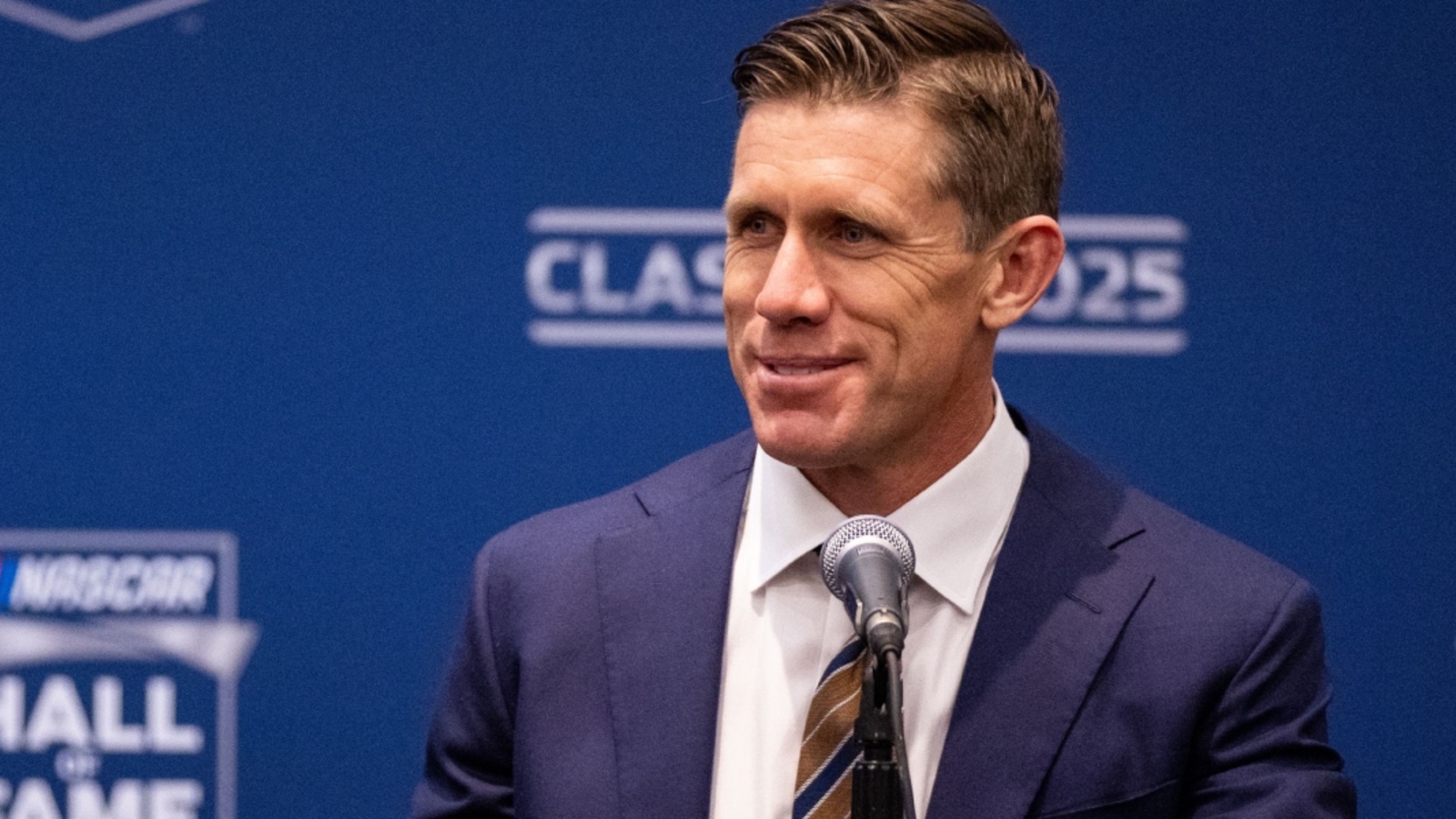 Carl Edwards cites NASCAR officiating, playoff format among reasons for retirement