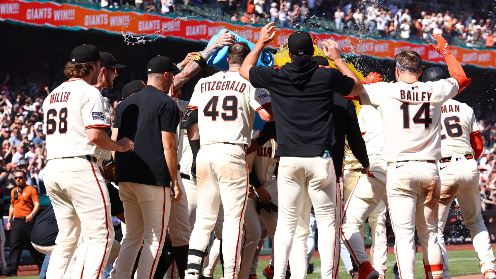 Watch: Giants' Mike Yastrzemski's walk-off vs. Reds splashes into McCovey Cove