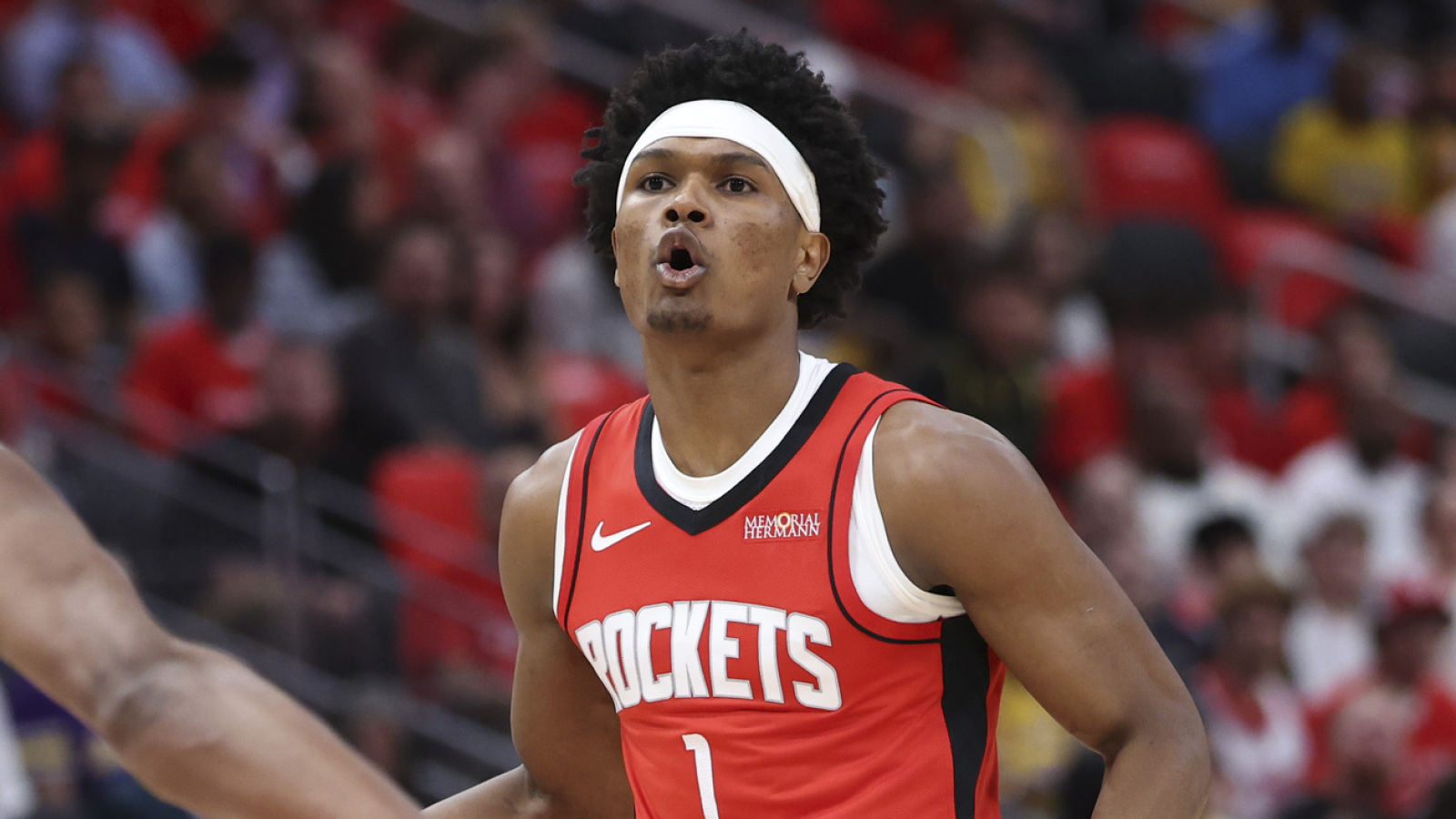 Rockets stay alive in series vs. Lakers with Game 4 win