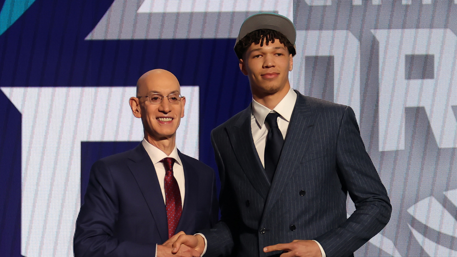Hornets' top draft pick signs rookie contract