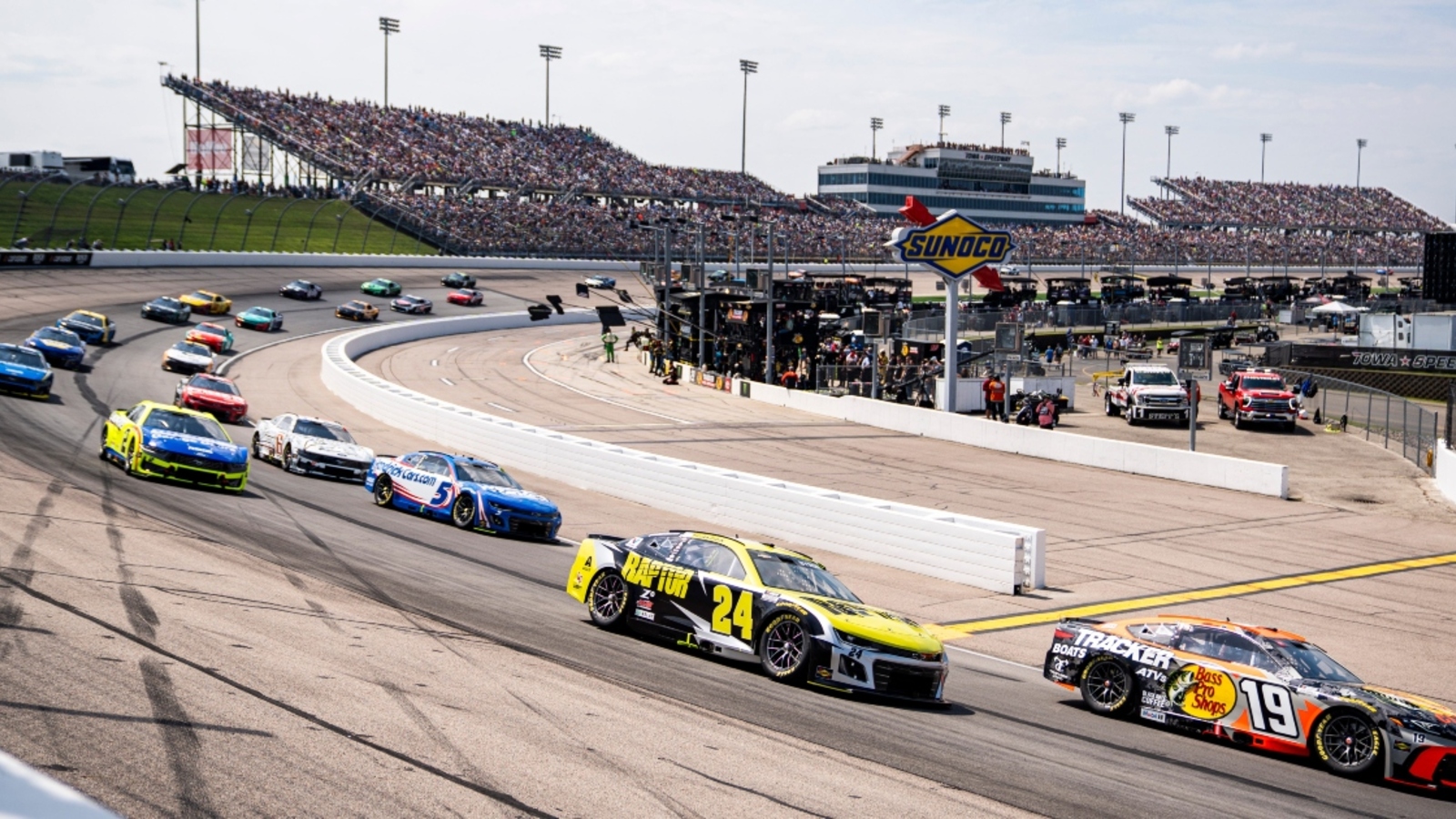 NASCAR Power Rankings: Regular season championship battle heats up after Iowa