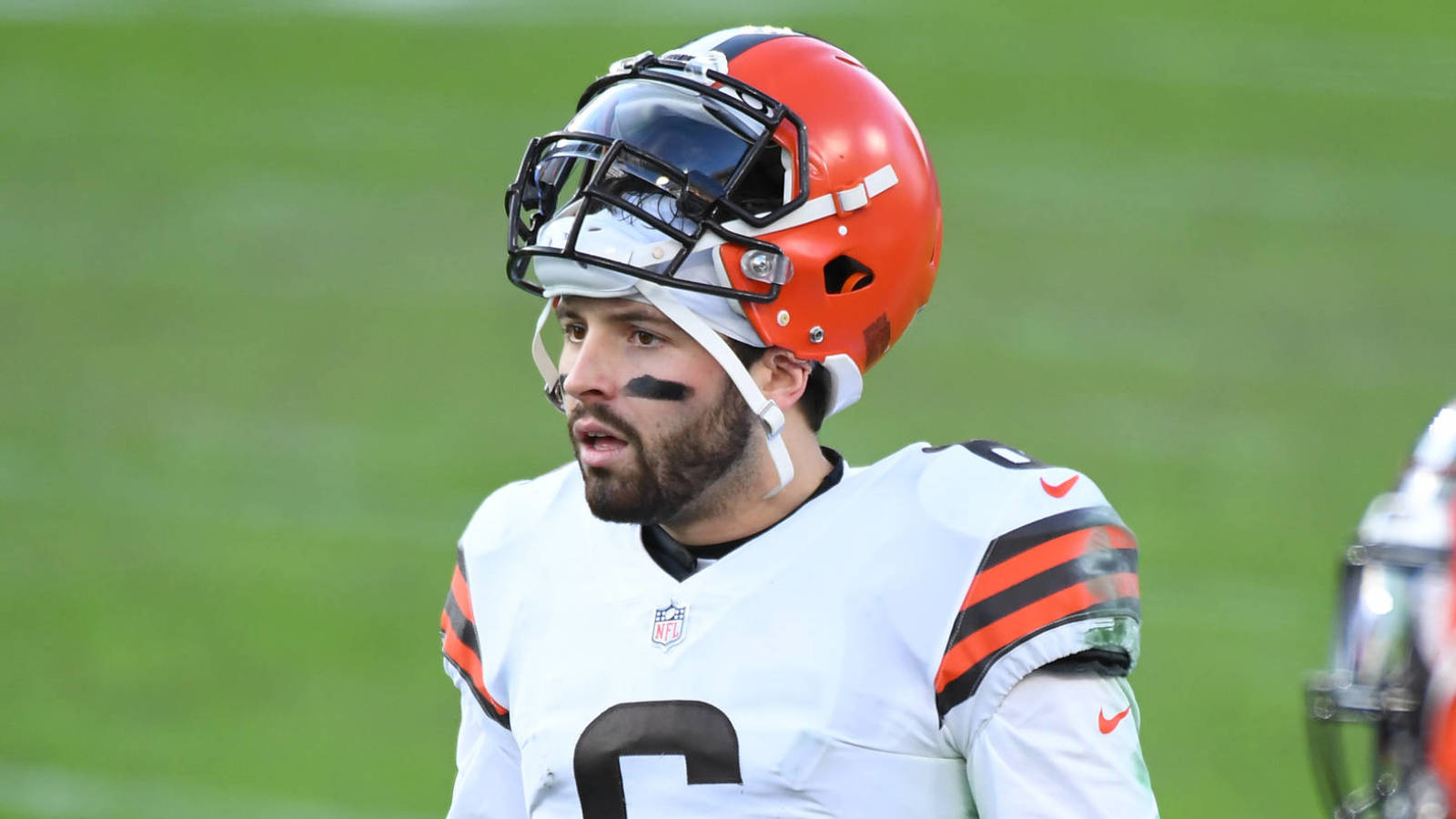 Mayfield Fires Back At Fans Watson To Browns Buzz Yardbarker