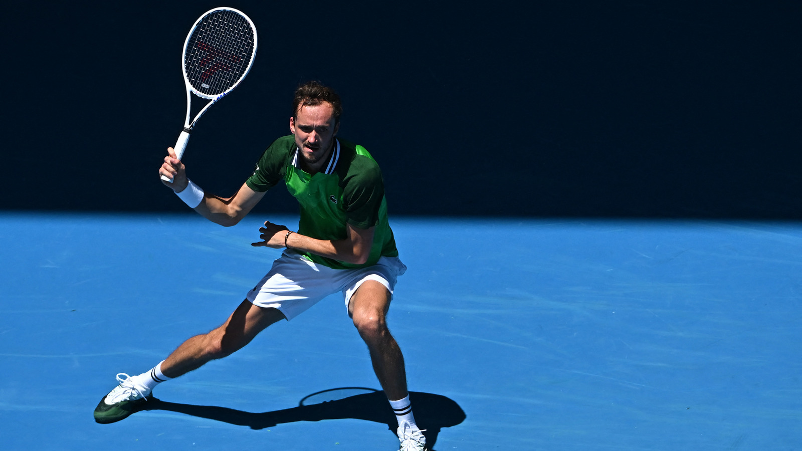 Daniil Medvedev overcomes ‘brutal conditions’ to advance to Australian Open second round