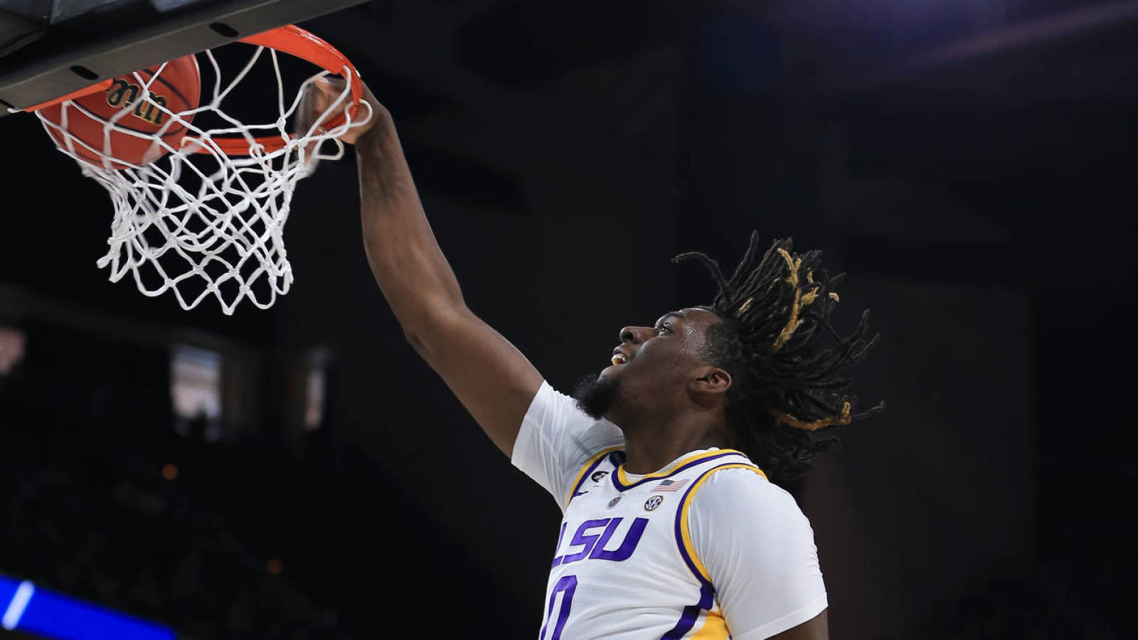 Watch Naz Reid Throws Down Huge Tomahawk Dunk Against Yale Yardbarker