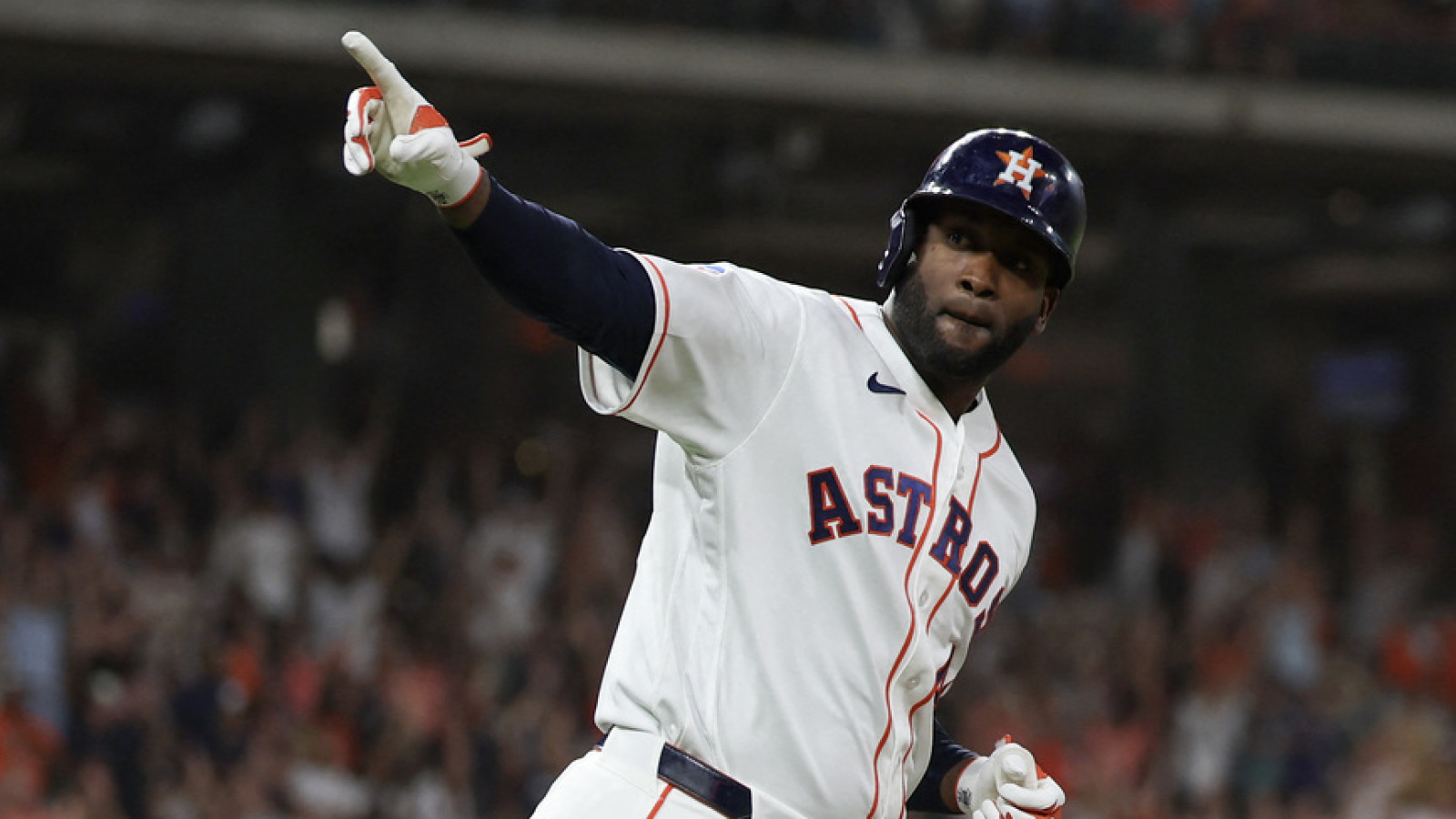 Yordan Alvarez makes Astros history in loss to Rangers