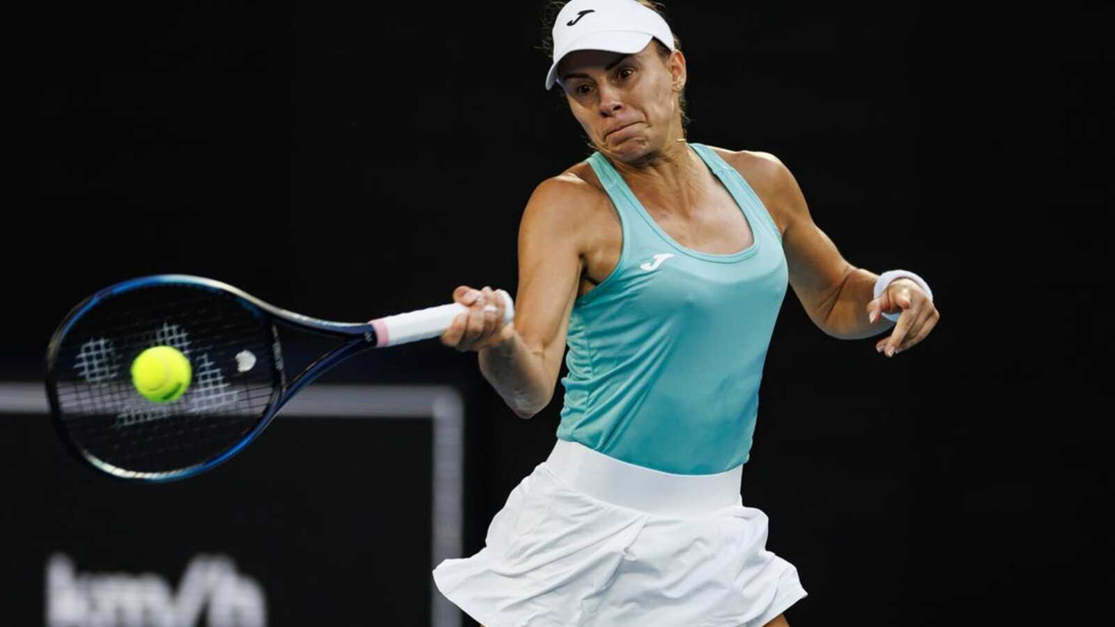 WTA roundup: Top seed falls in Thailand