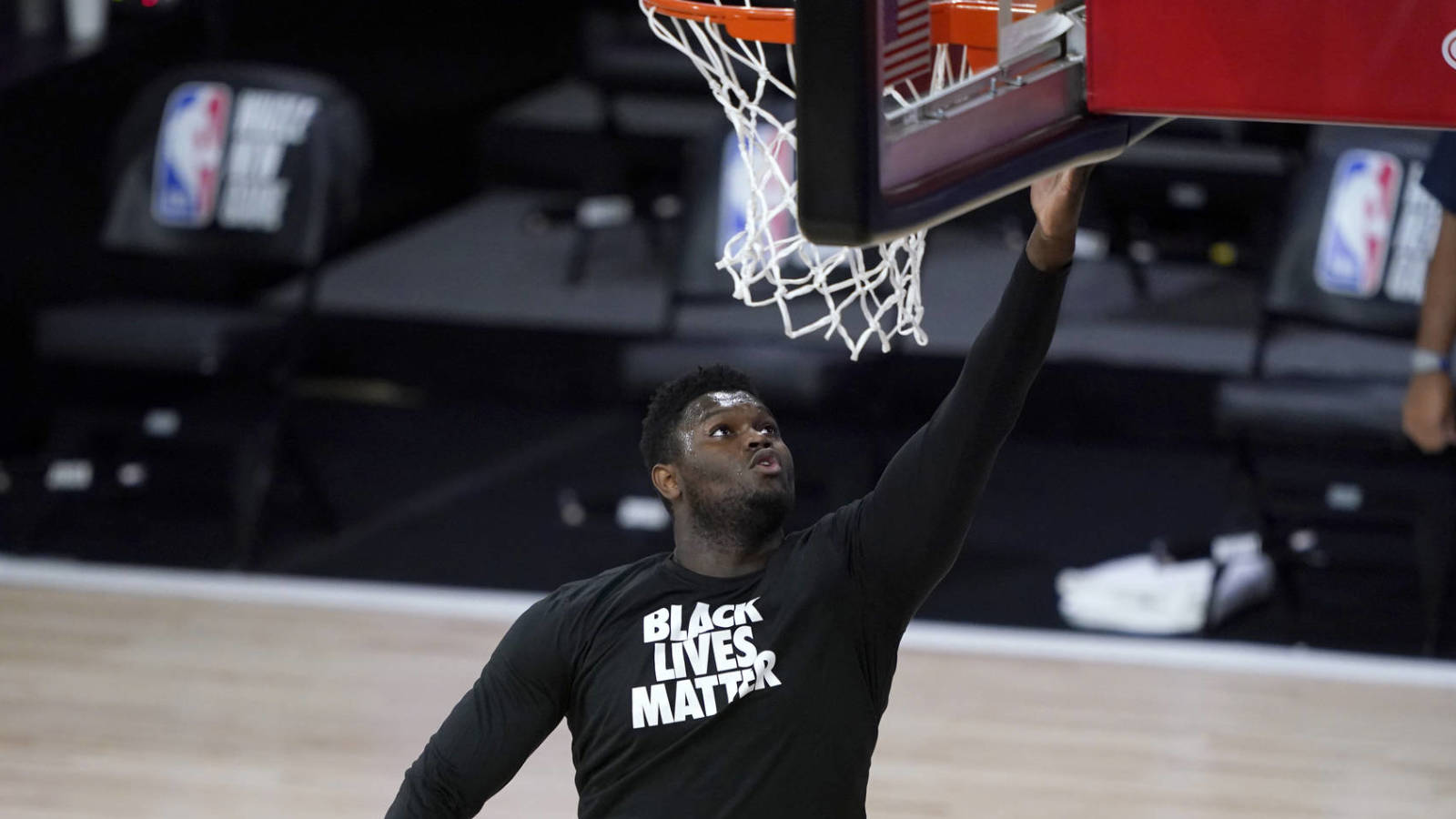 Watch Zion Williamson Scores First Points For Pelicans With And 1