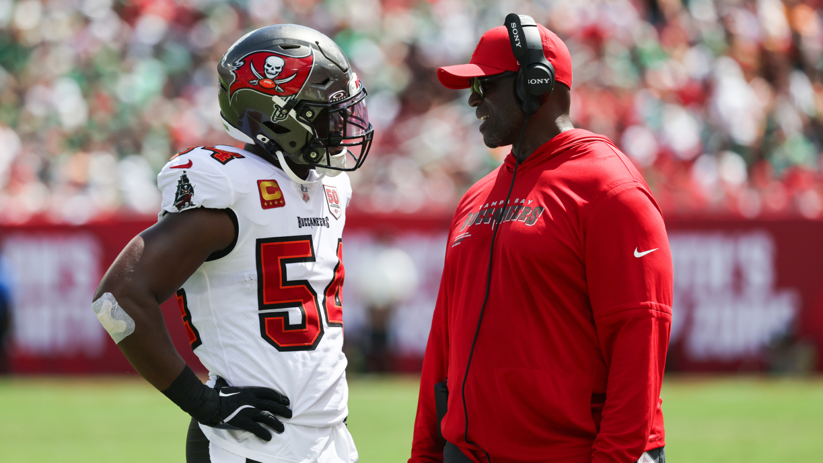 Lavonte David makes curious claim about Buccaneers' loss to Eagles