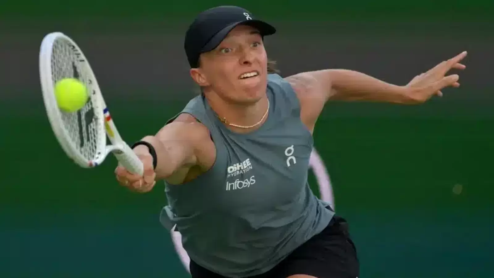 Iga Swiatek vs Naomi Osaka Match Subject to Scheduling Controversy and Sparse Crowd