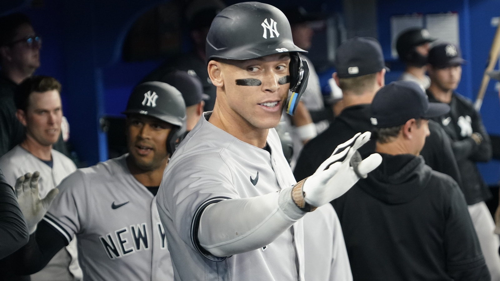 Former player and brother of Yankees manager says Aaron Judge glances 'not a good look'