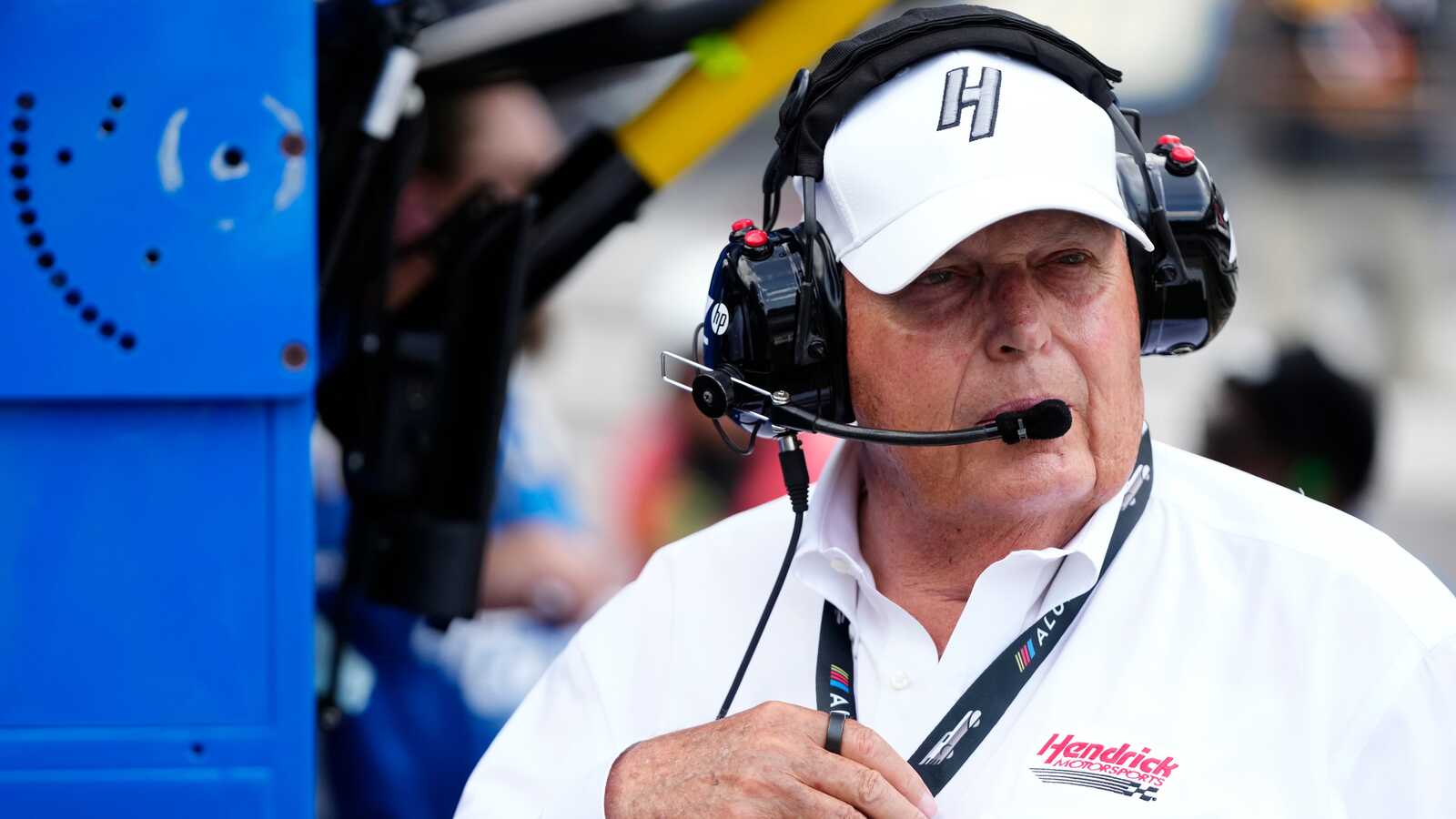 Should Rick Hendrick Be Concerned About Kyle Larson and Chase Elliott’s Equation After Iowa?