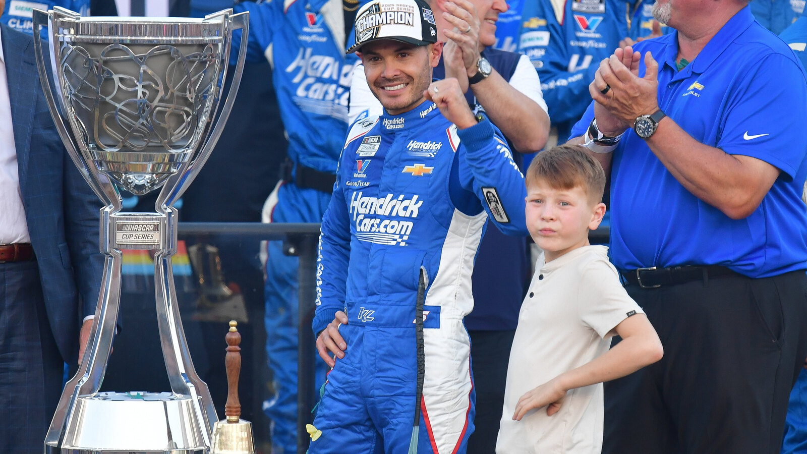 Kyle Larson’s son, Owen, rocks Corey Day sweatshirt after dad’s Las Vegas NASCAR win