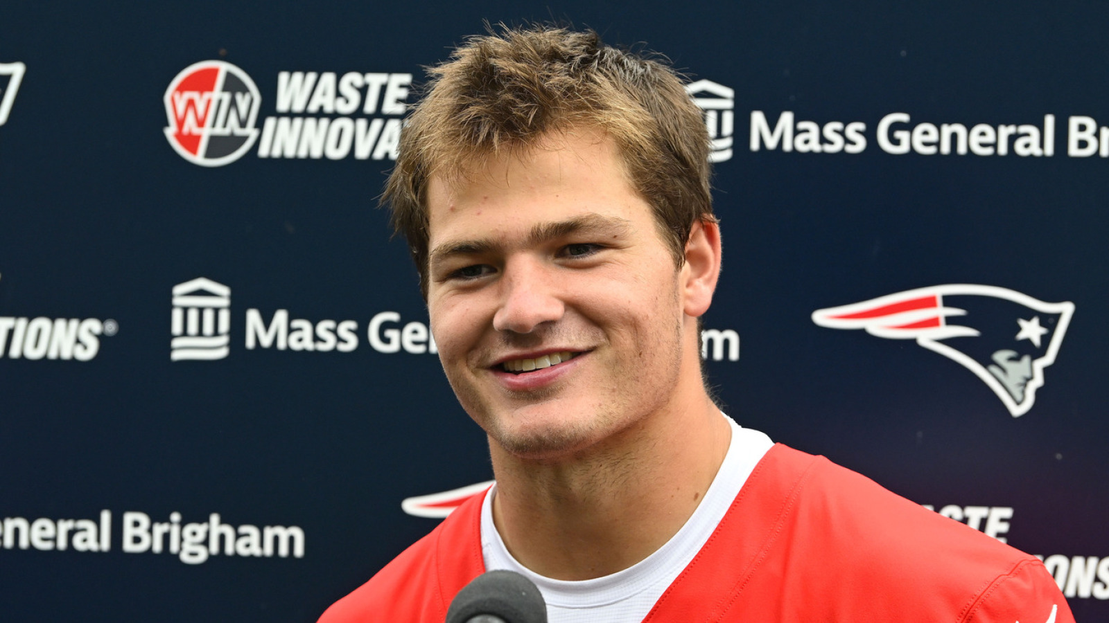 Patriots QB Drake Maye explains where he's at with Josh McDaniels' offense
