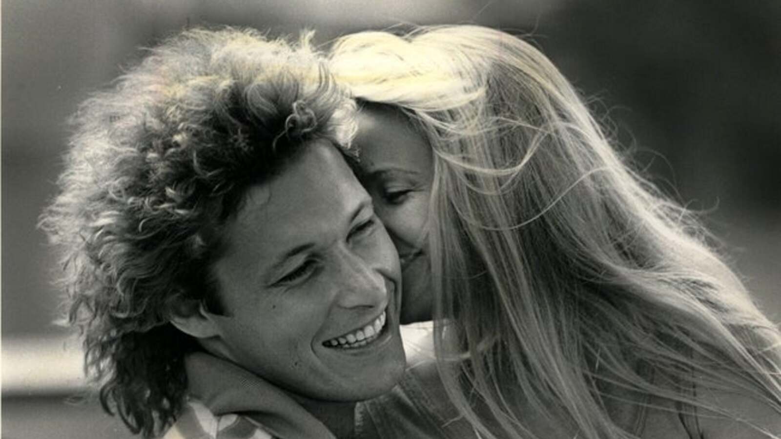 Former Rangers star Ron Duguay collapses, loses several teeth