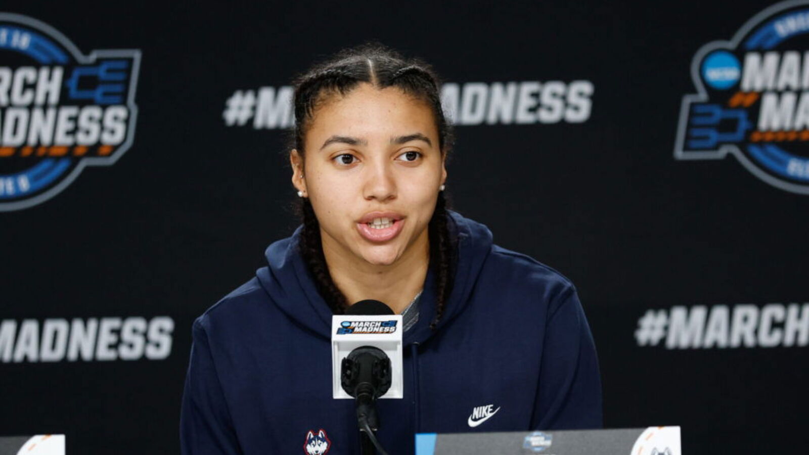 Azzi Fudd Reveals the 4 Celebrities She Wants Courtside at a Wings Game