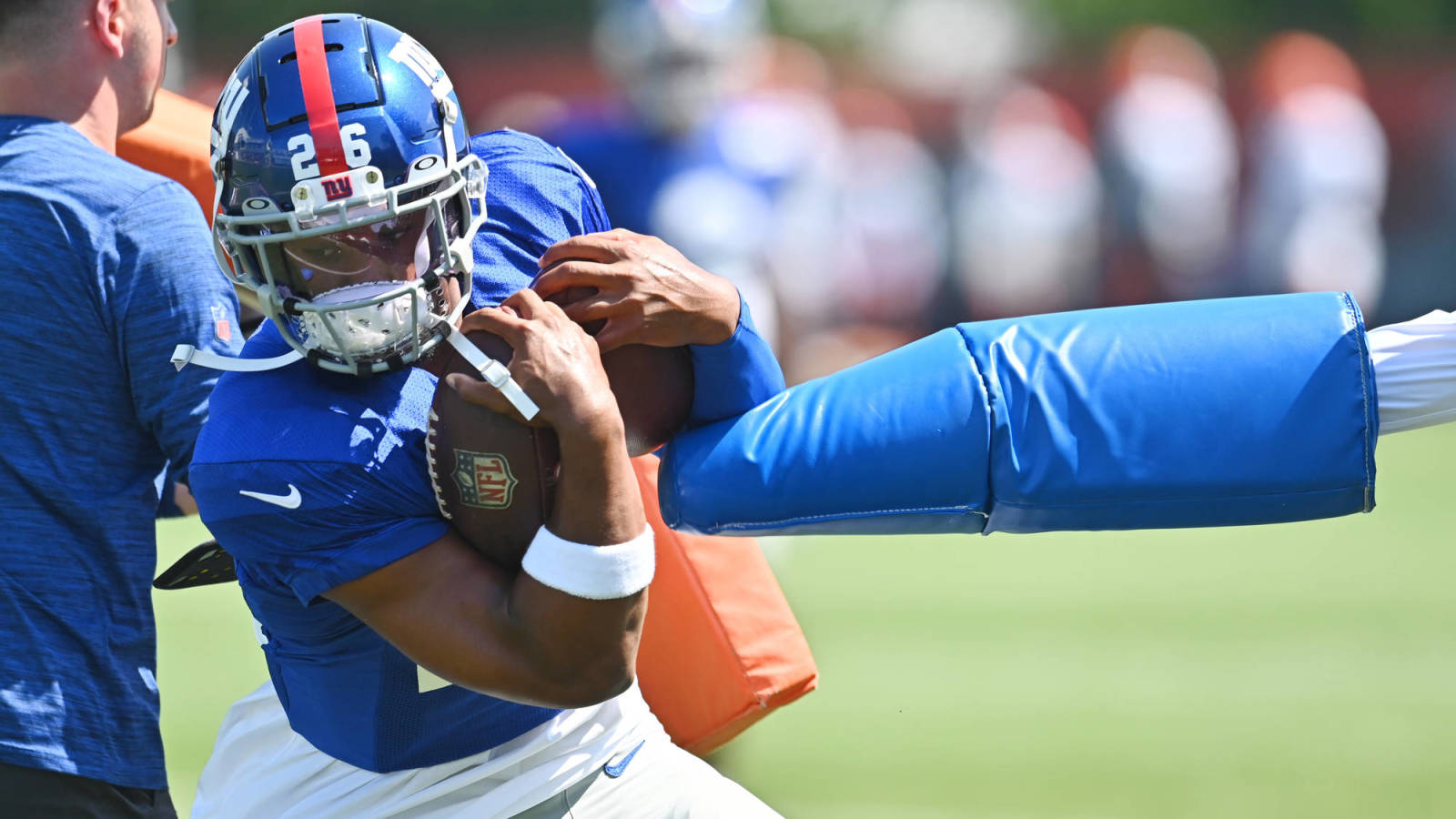 Giants RB Saquon Barkley participates in live drills - NewsOpener Giants RB Saquon Barkley participates in live drills