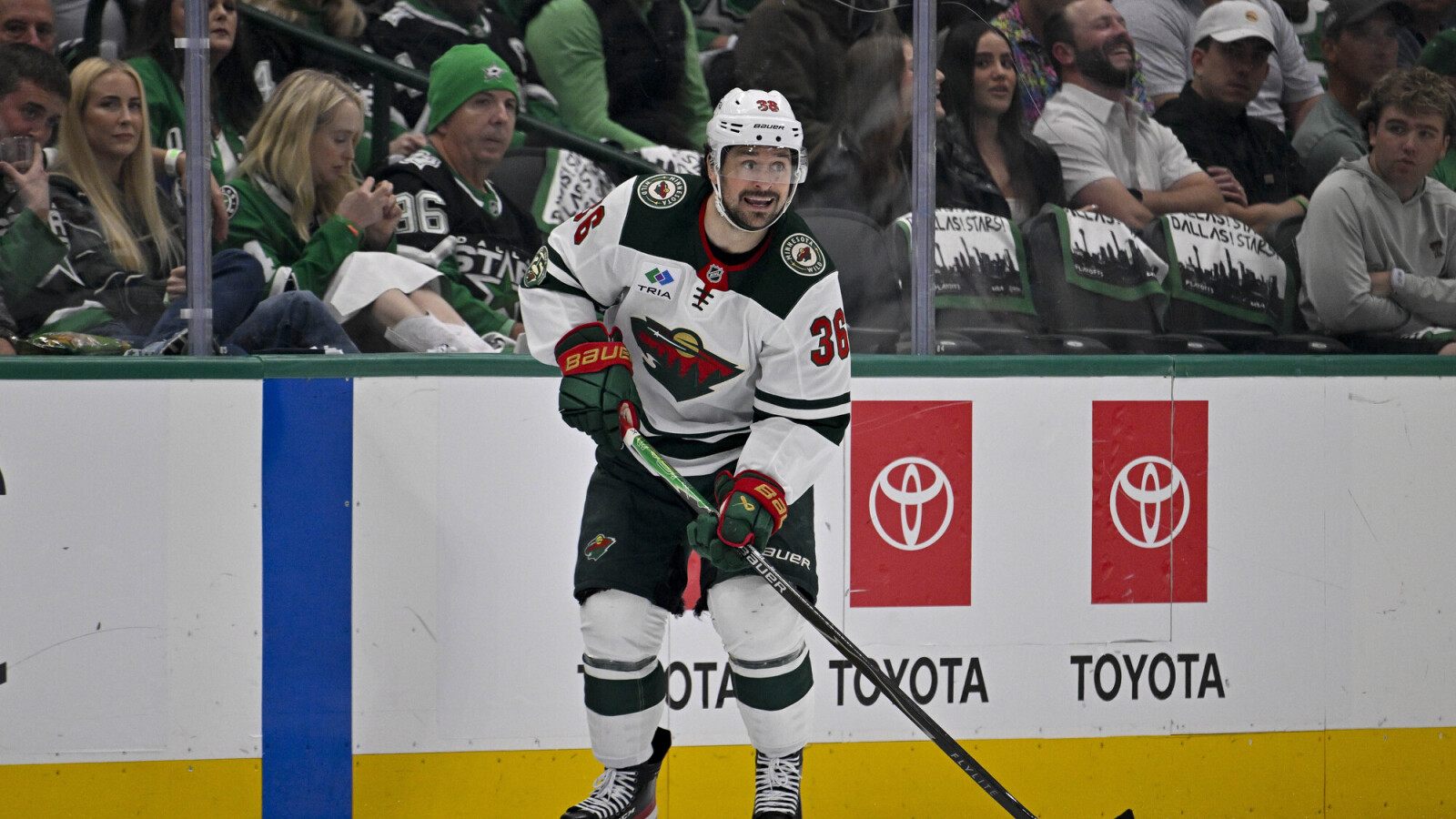 Los Angeles Kings Sign Two Forwards & A Defenseman