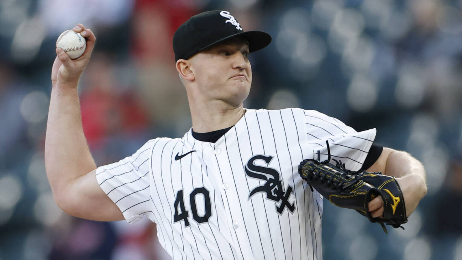 White Sox make pitching swap, move right-hander to bullpen