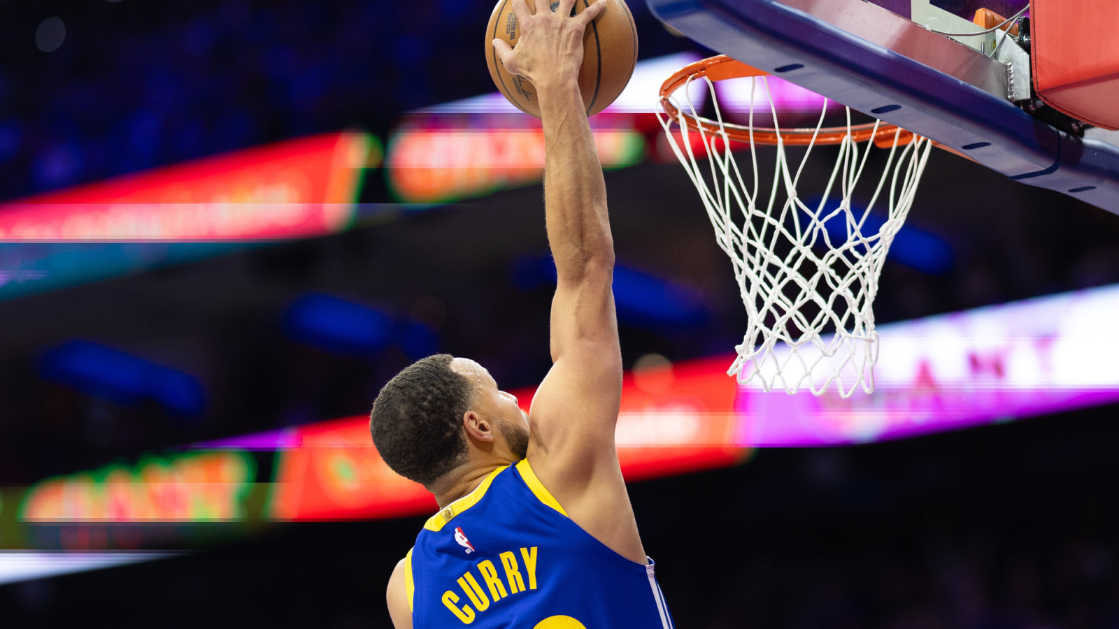 Watch: Warriors' Stephen Curry dunks for the first time in six years