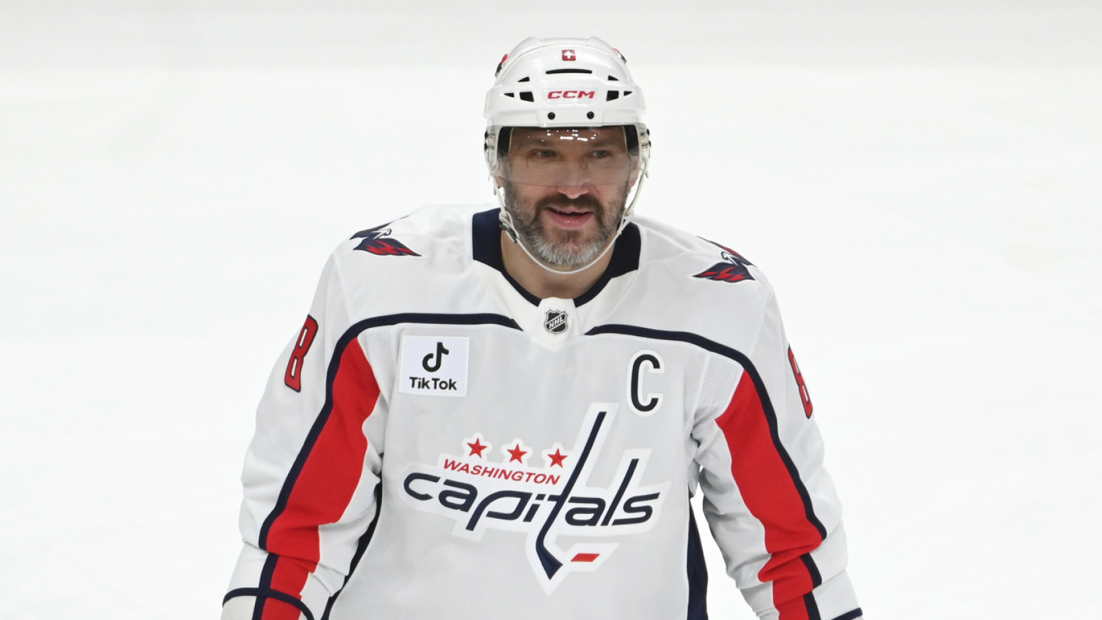 Alexander Ovechkin agrees to return to Capitals for 22nd NHL season