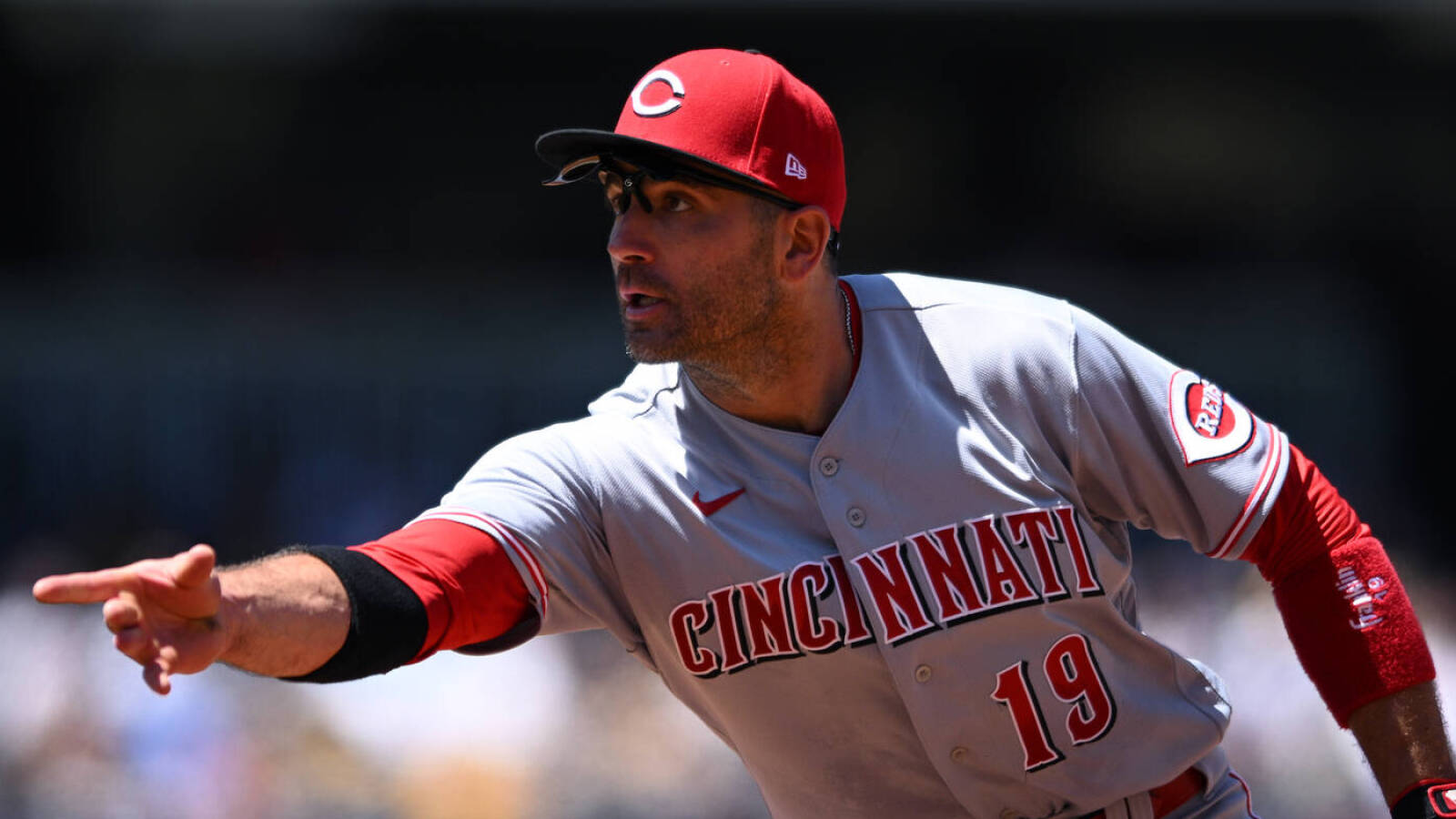Reds' Joey Votto to return from COVID-19 absence at Blue Jays