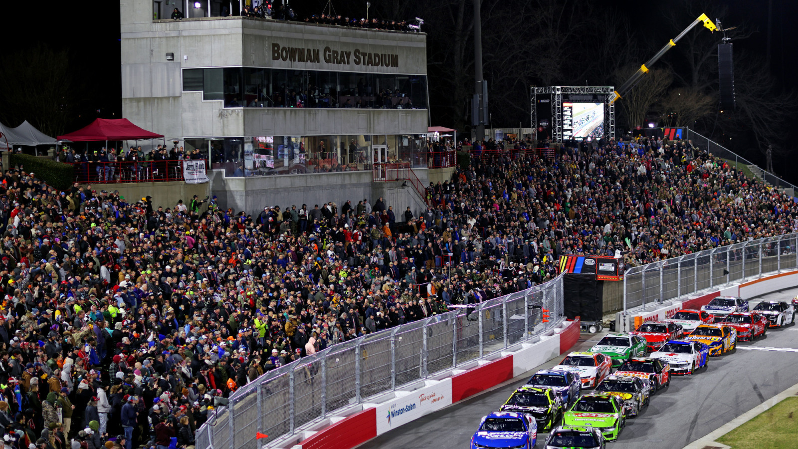 Kyle Larson, Josh Berry race into Cook Out Clash via Last Chance Qualifier