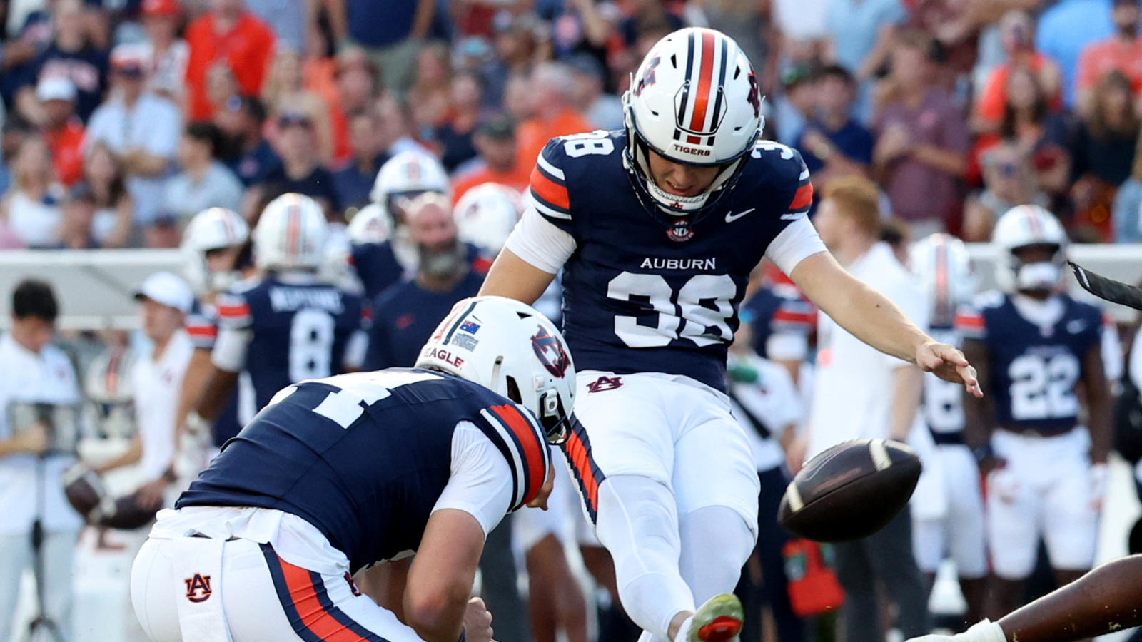 Auburn upsets No. 1 Georgia 27-24 on last-second field goal