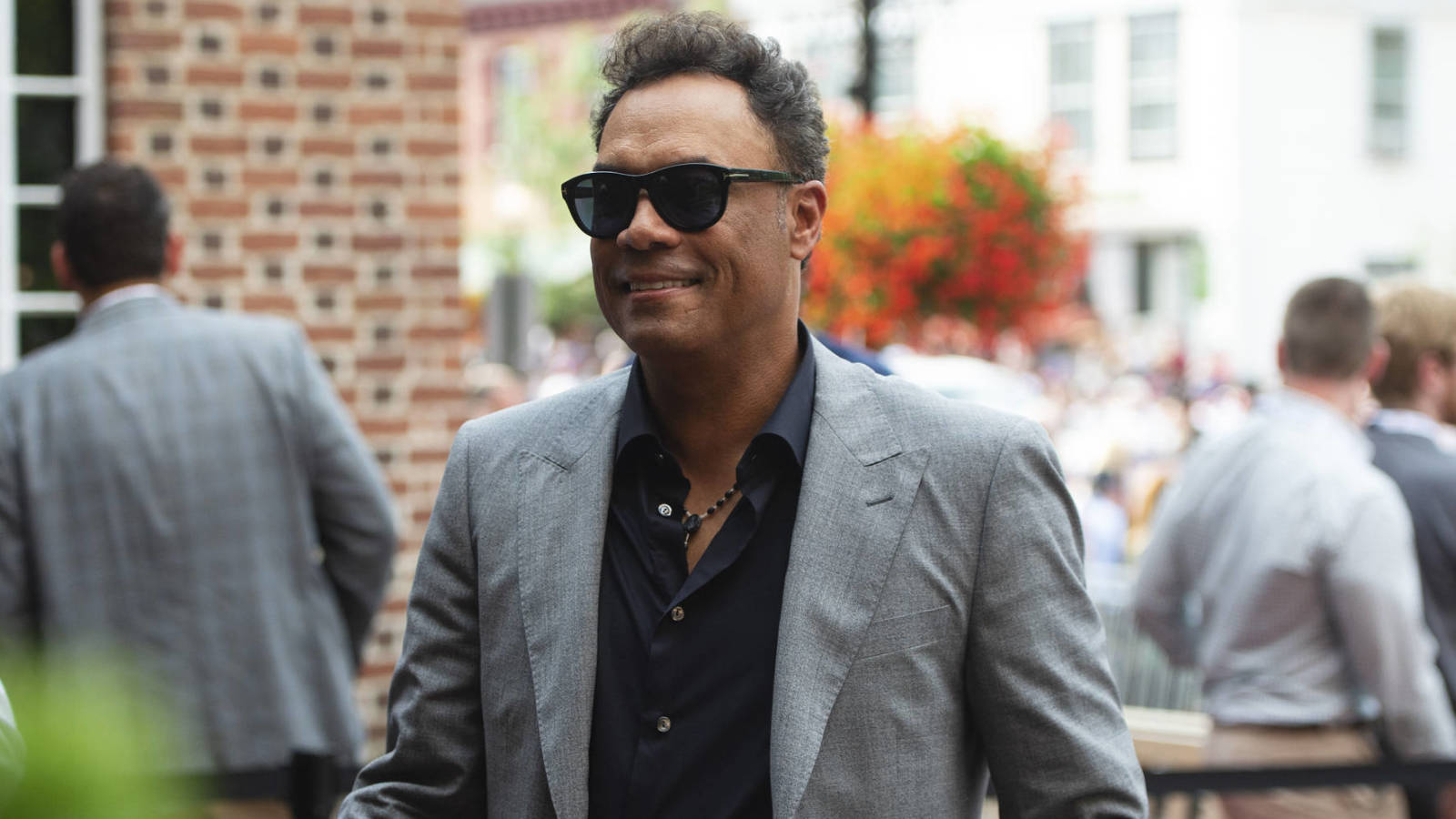 Hall of Famer Roberto Alomar placed on MLB ineligible list after sexual misconduct allegation