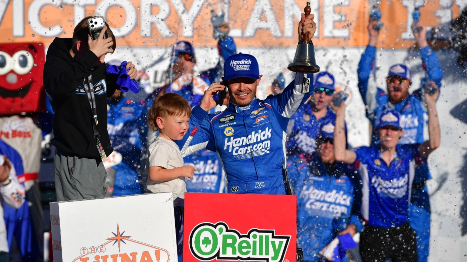 Denny Hamlin reacts to Kyle Larson winning Las Vegas O’Reilly race, expected Corey Day to ‘give us all the bird’