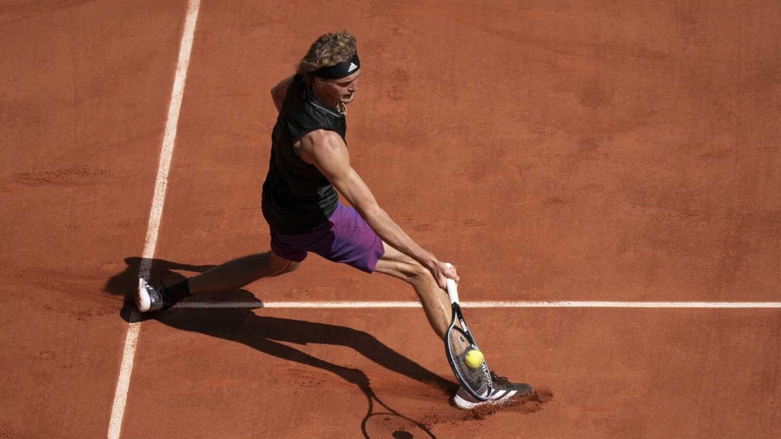 ATP roundup: Stefanos Tsitsipas advances in Barcelona