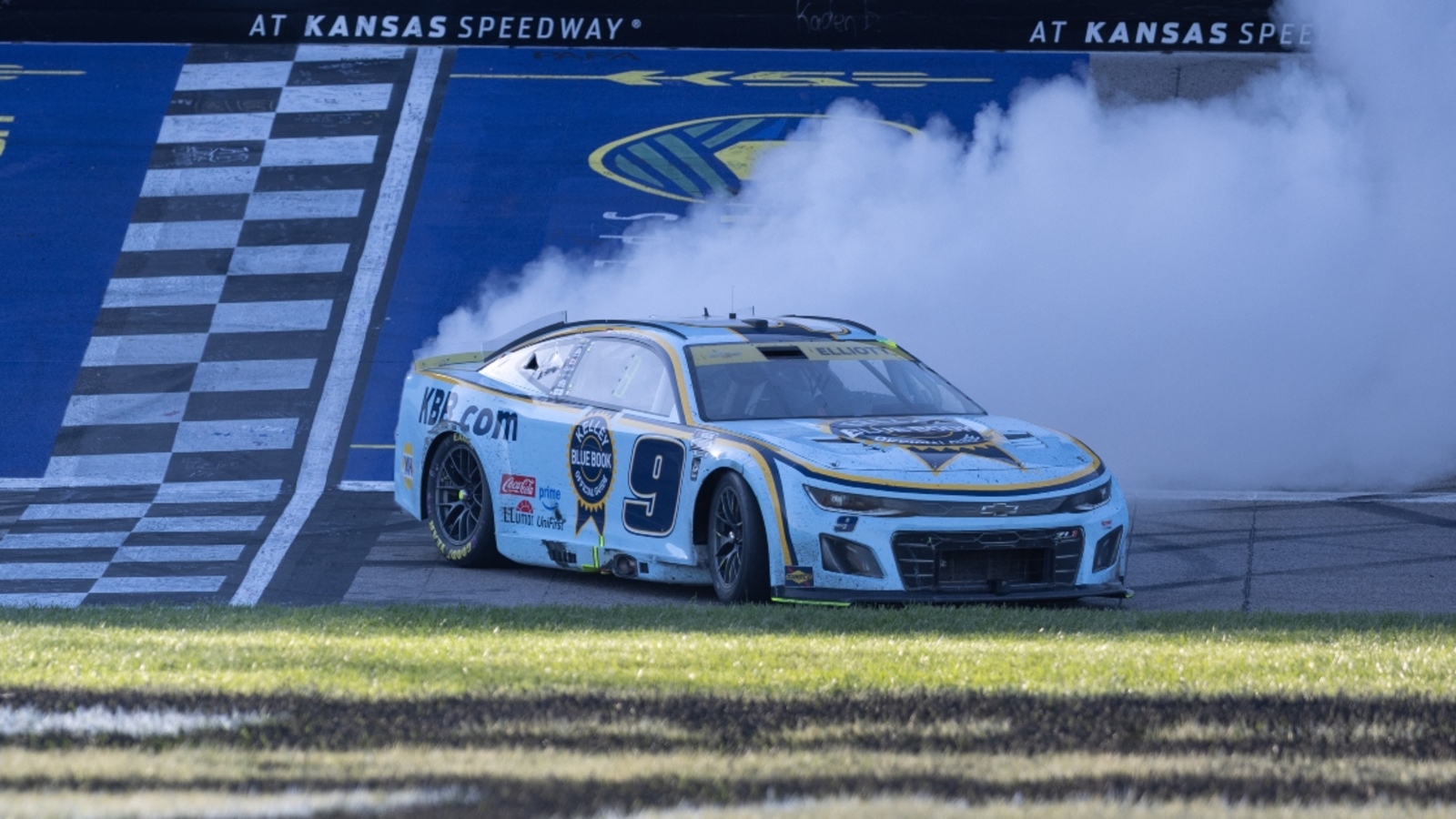 NASCAR insiders sound the alarm for Hendrick Motorsports despite Chase Elliott Kansas win