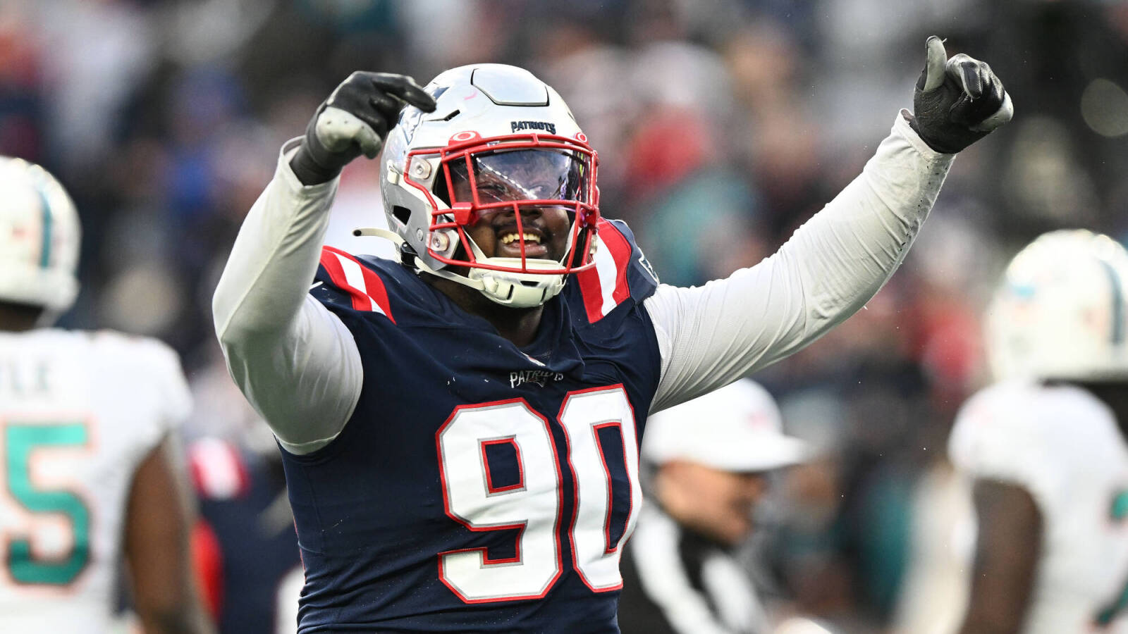 Patriots agree to extension with defensive tackle