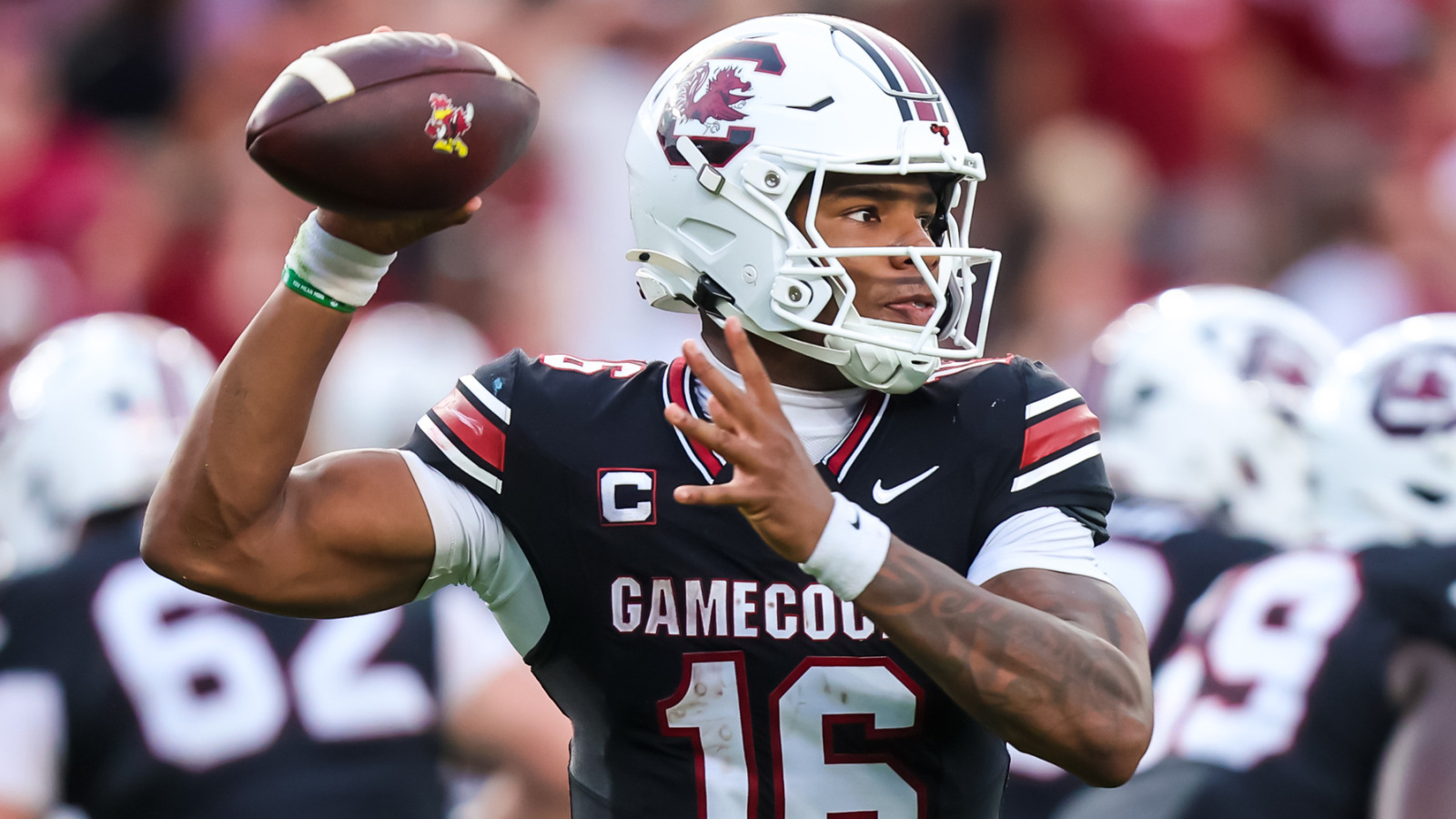 LaNorris Sellers’ three-touchdown performance lifts South Carolina to late win vs No. 11 Tennessee