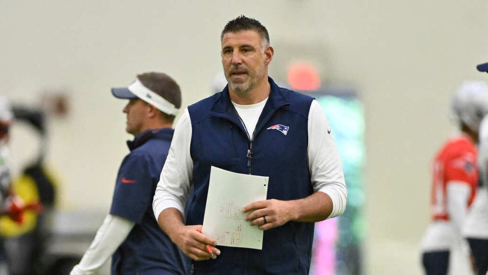 Patriots stars react to HC Mike Vrabel getting bloodied while breaking up camp fight