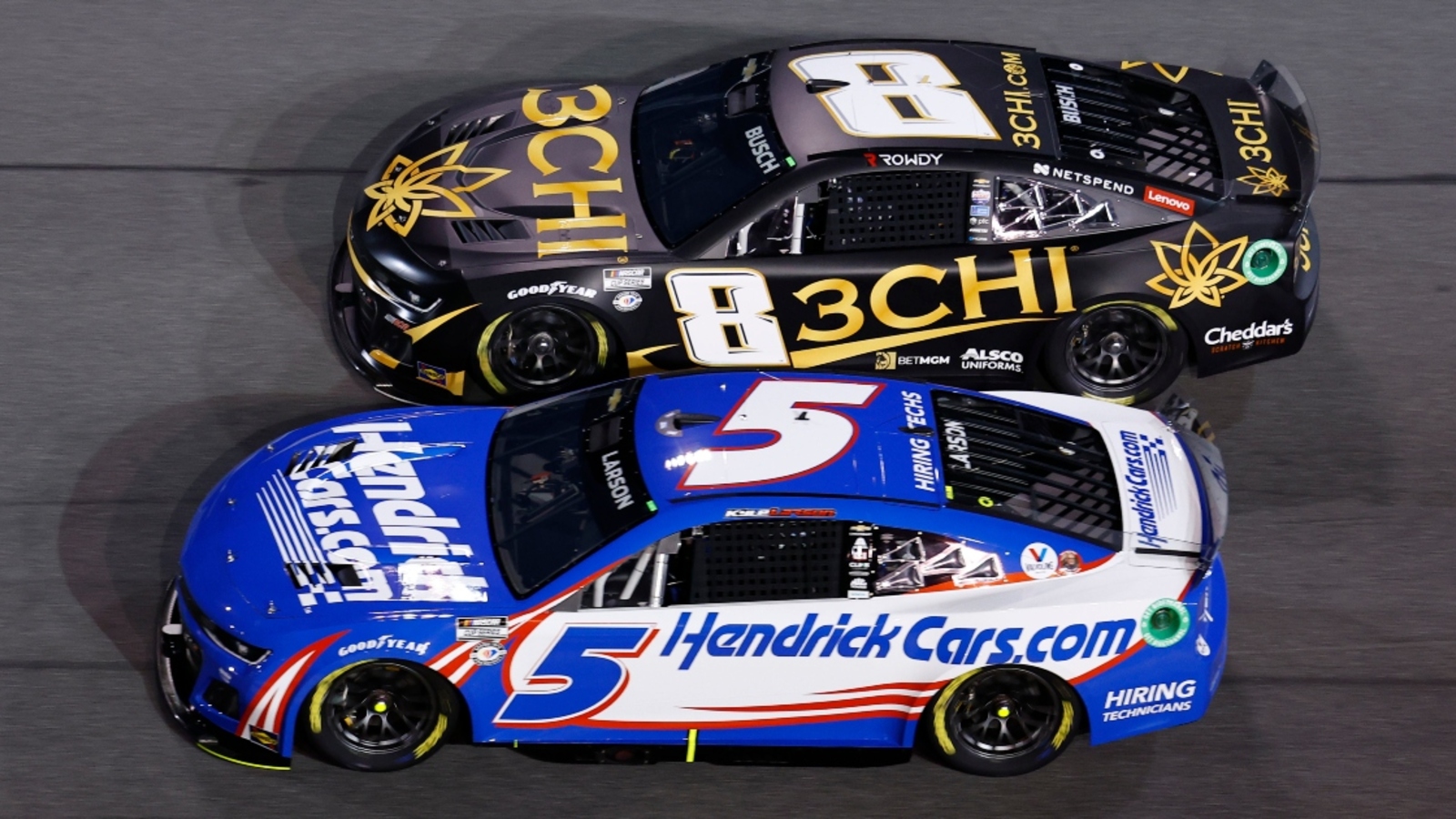 http://www.yardbarker.com/media/8/8/88cad0c34248f5534cc23d1087dd1ac7d5cb57e6/thumb_16x9/kyle-busch-spotter-derek-kneeland-airs-out-decision-to-leave-same-role-for-kyle-larson.jpg