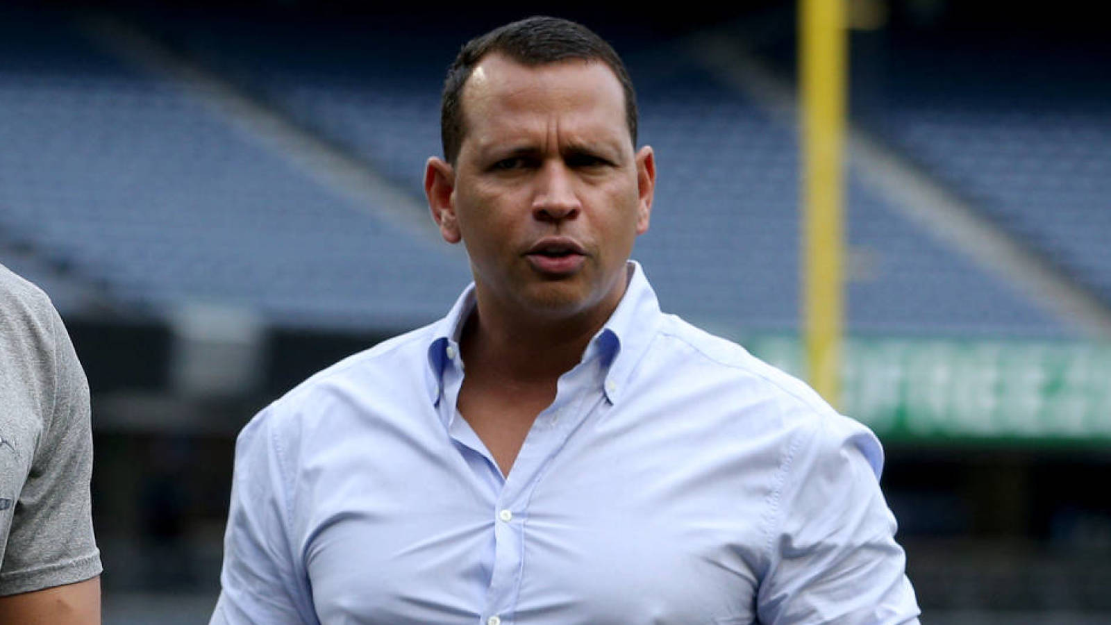 Alex Rodriguez Still Cringes Over Mirror Kiss Photo Shoot Yardbarker