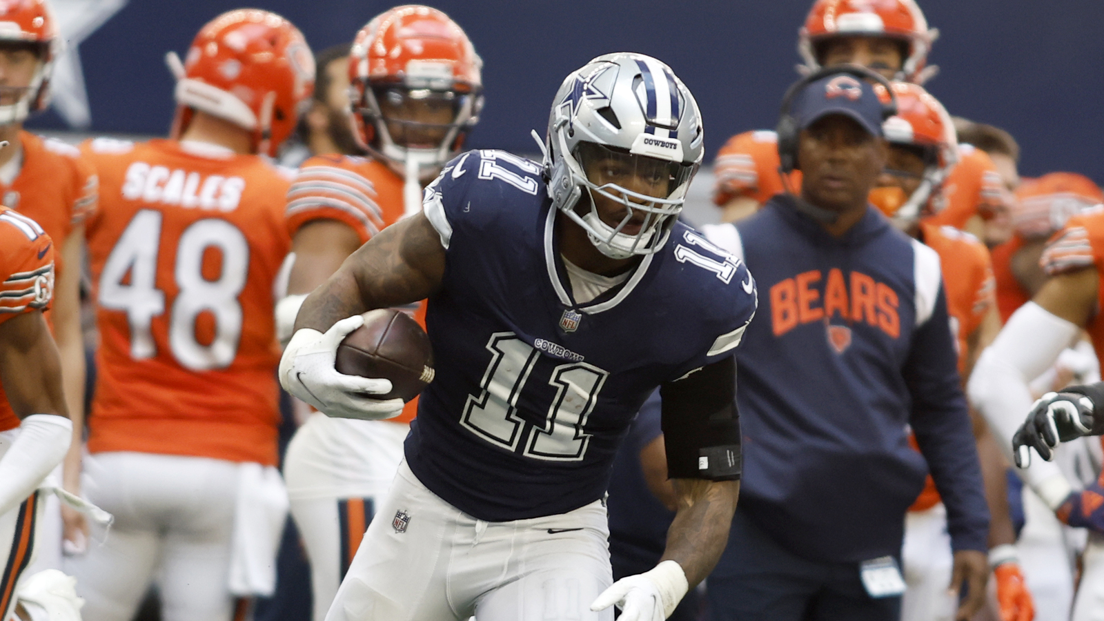 Cowboys' Micah Parsons continues recruitment of Odell Beckham Jr. - NewsOpener